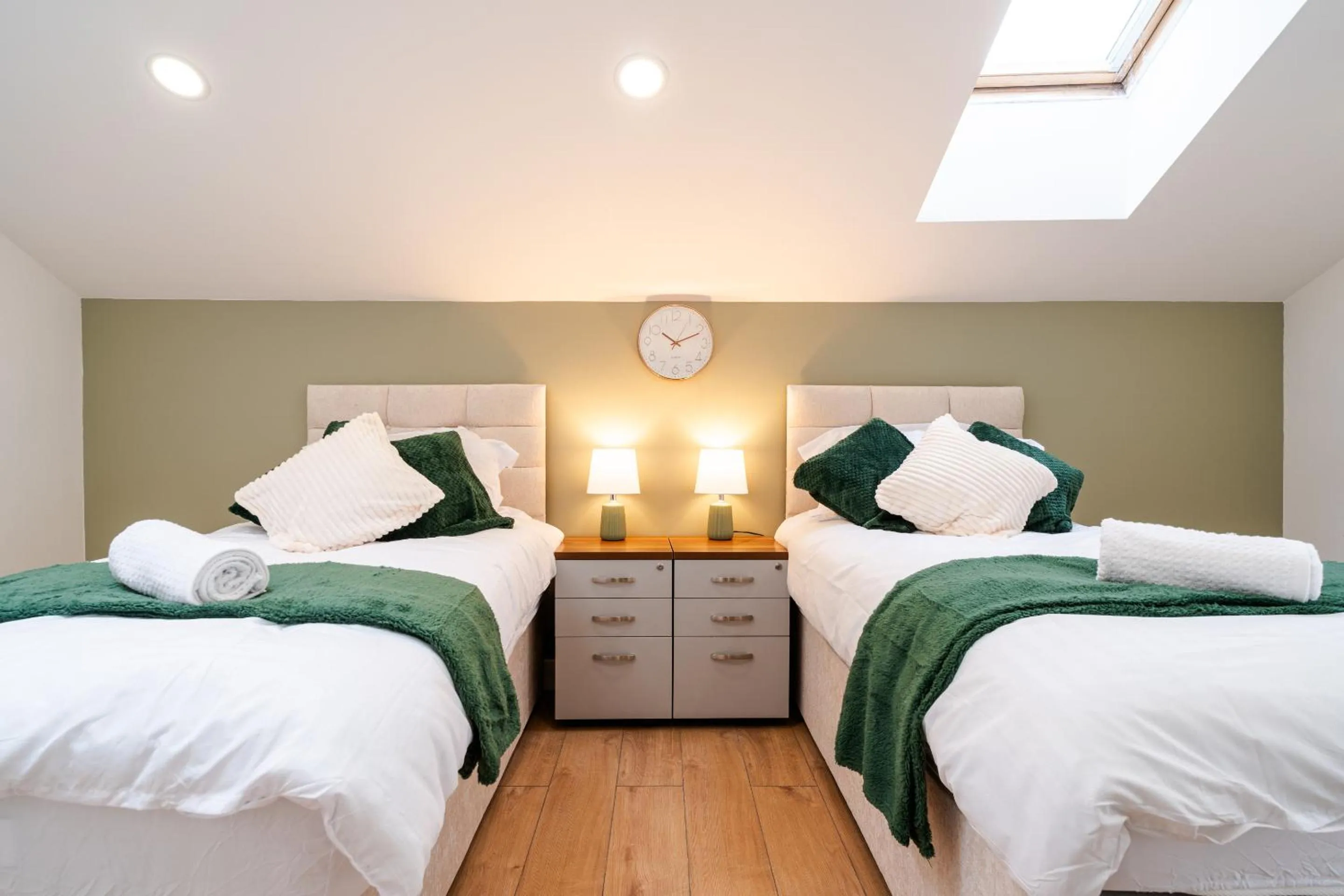 Bedroom, Bed in Innovation House