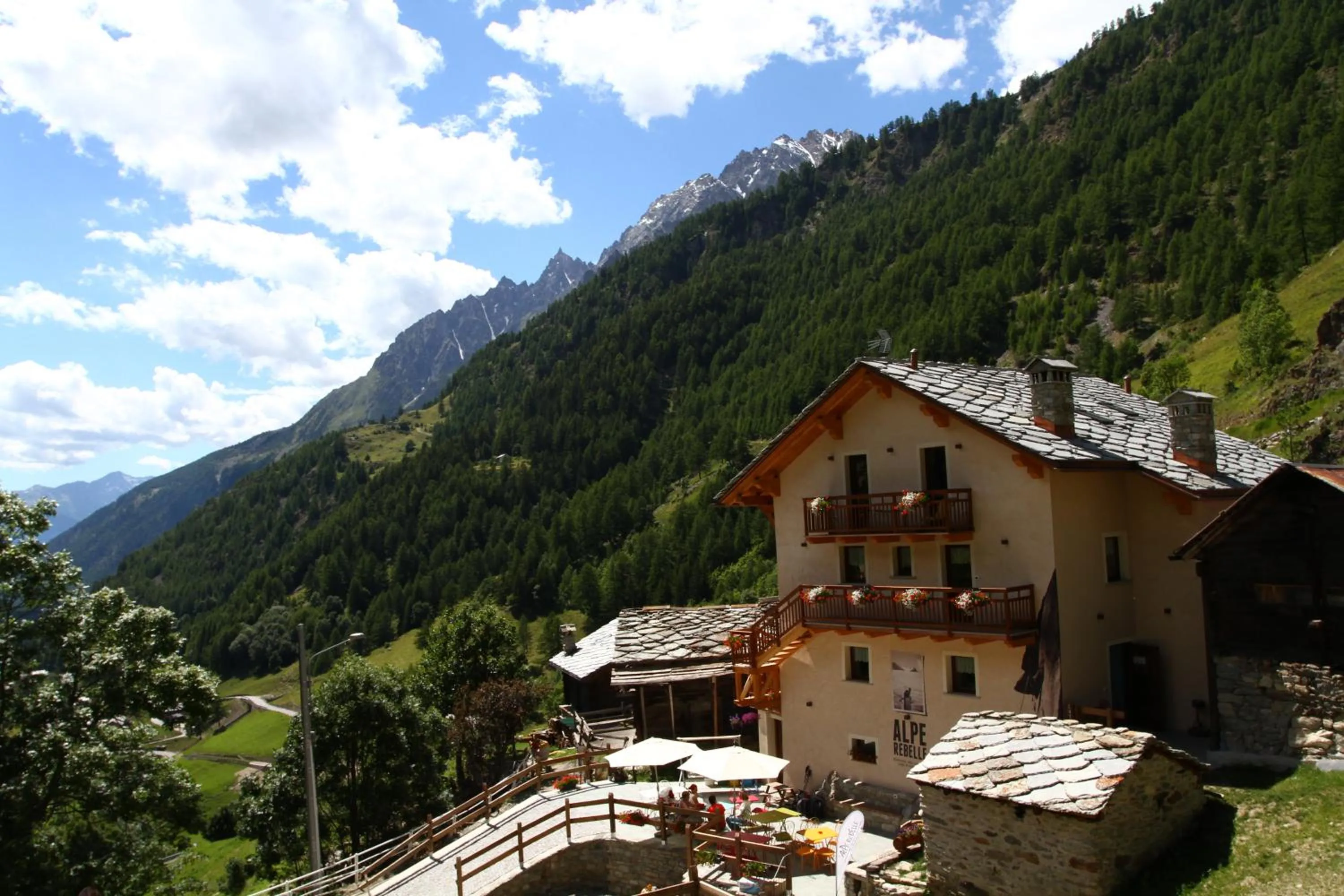 Facade/entrance in Alpe Rebelle