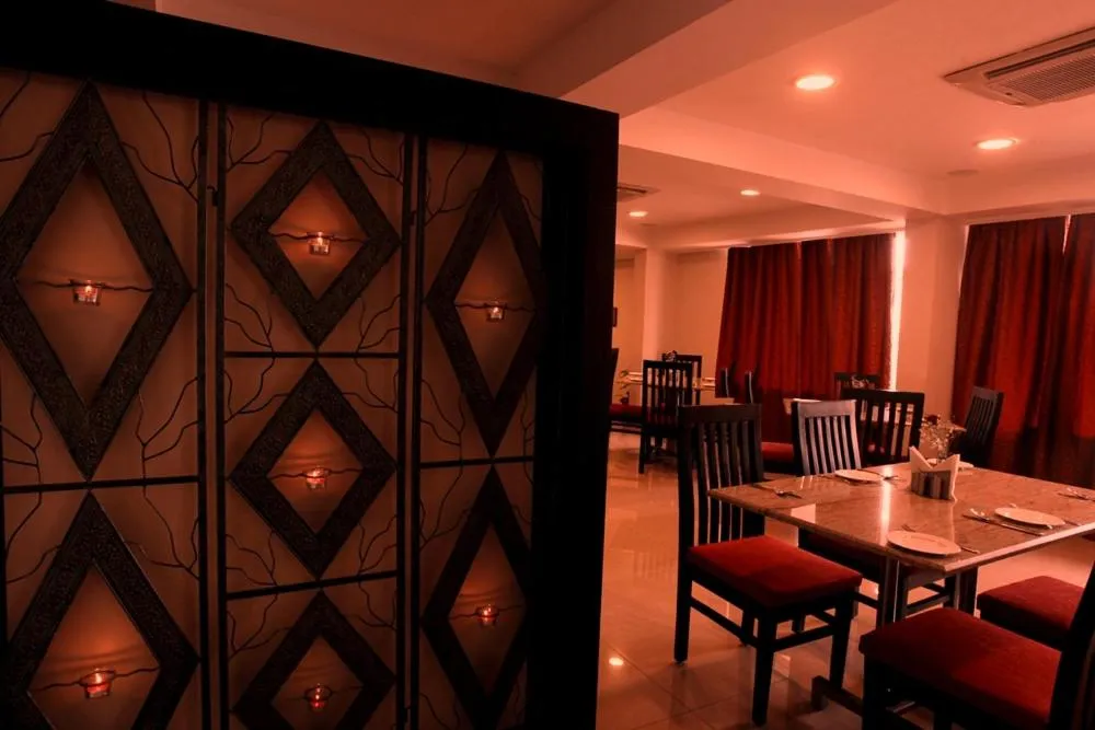 Restaurant/places to eat in Hotel Nagarjuna Suites