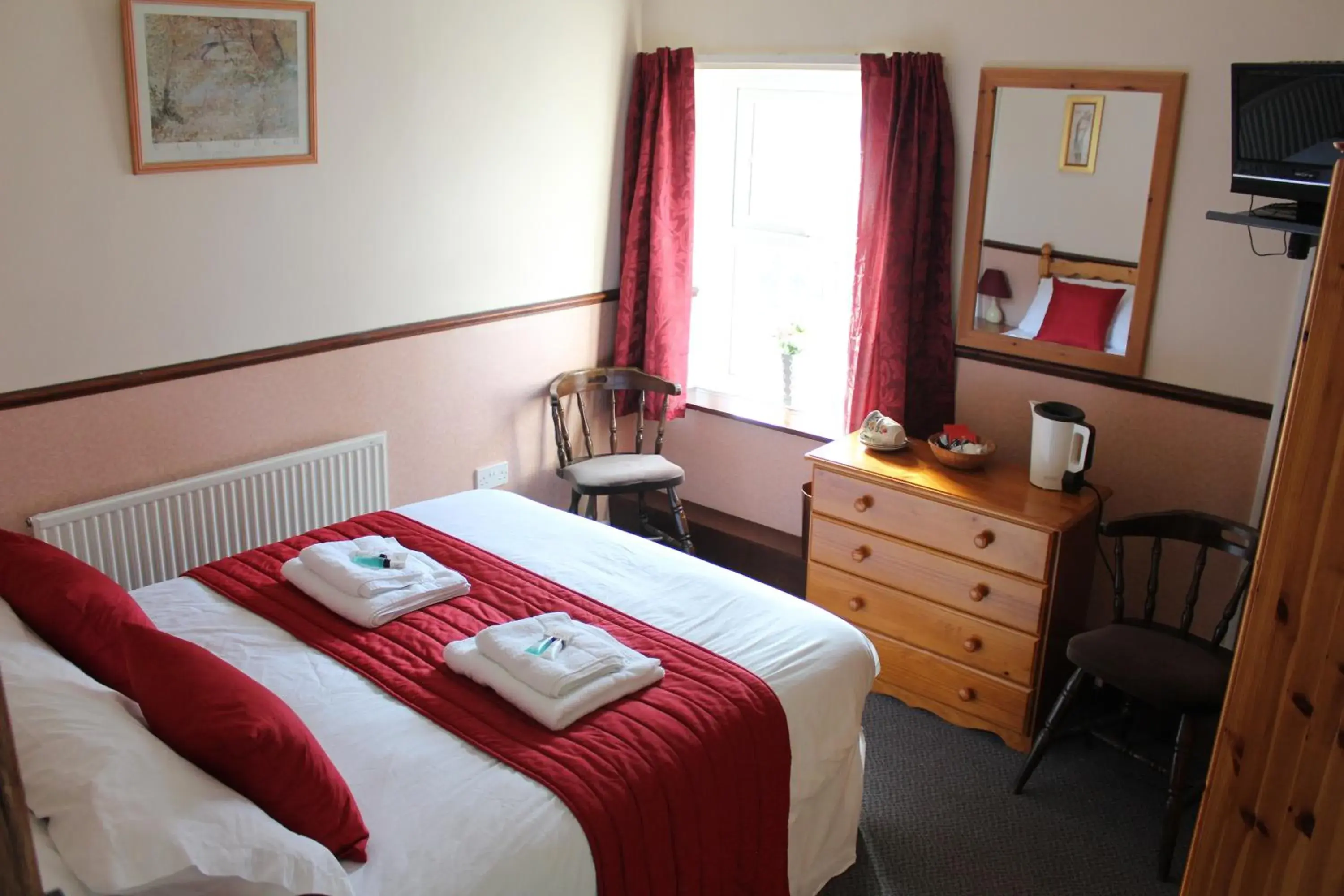 Double Room with Private Bathroom in Middlegate Hotel Double Room with Private Bathroom in Middlegate Hotel