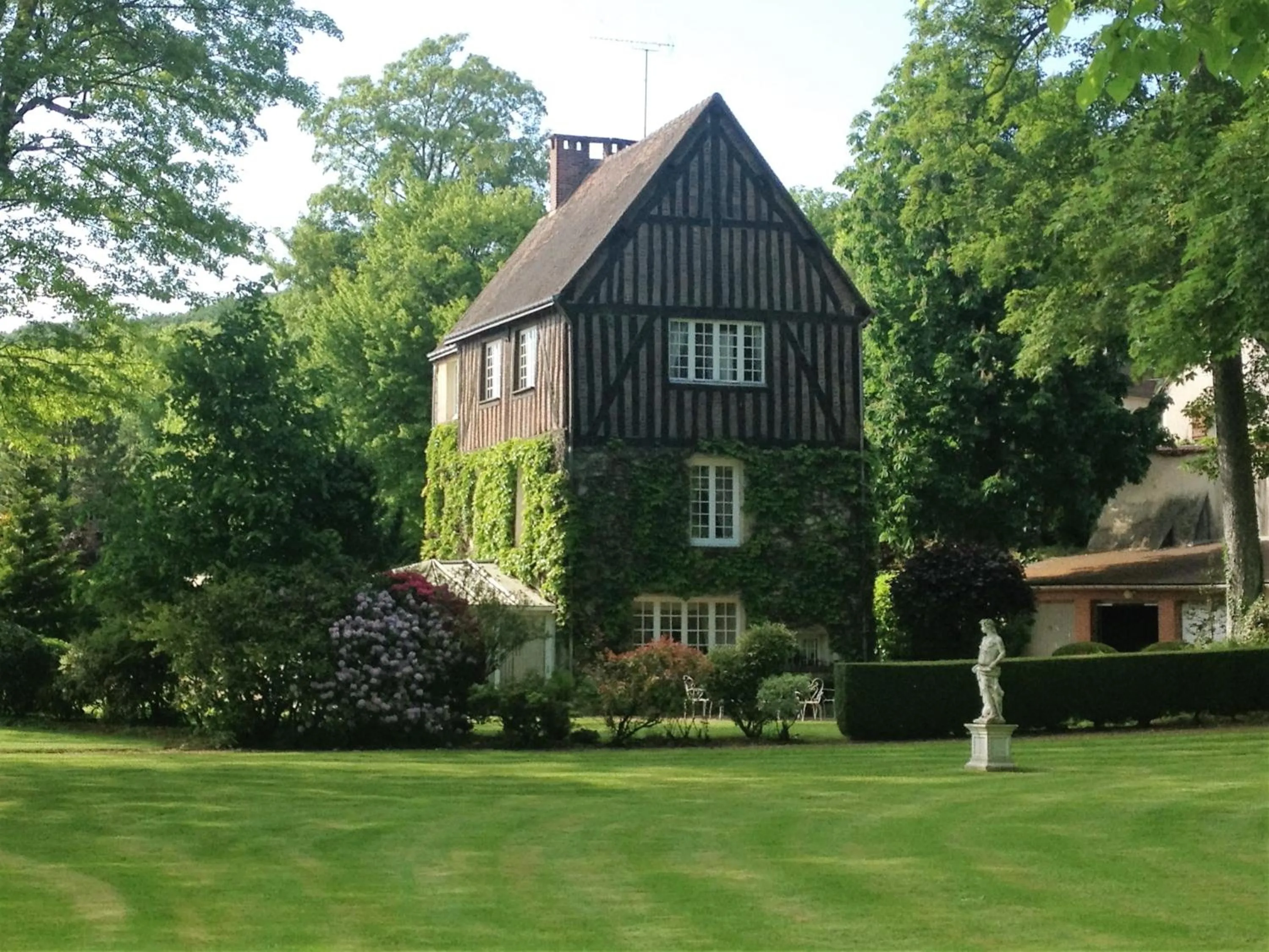 Property building in Domaine de la Reposée