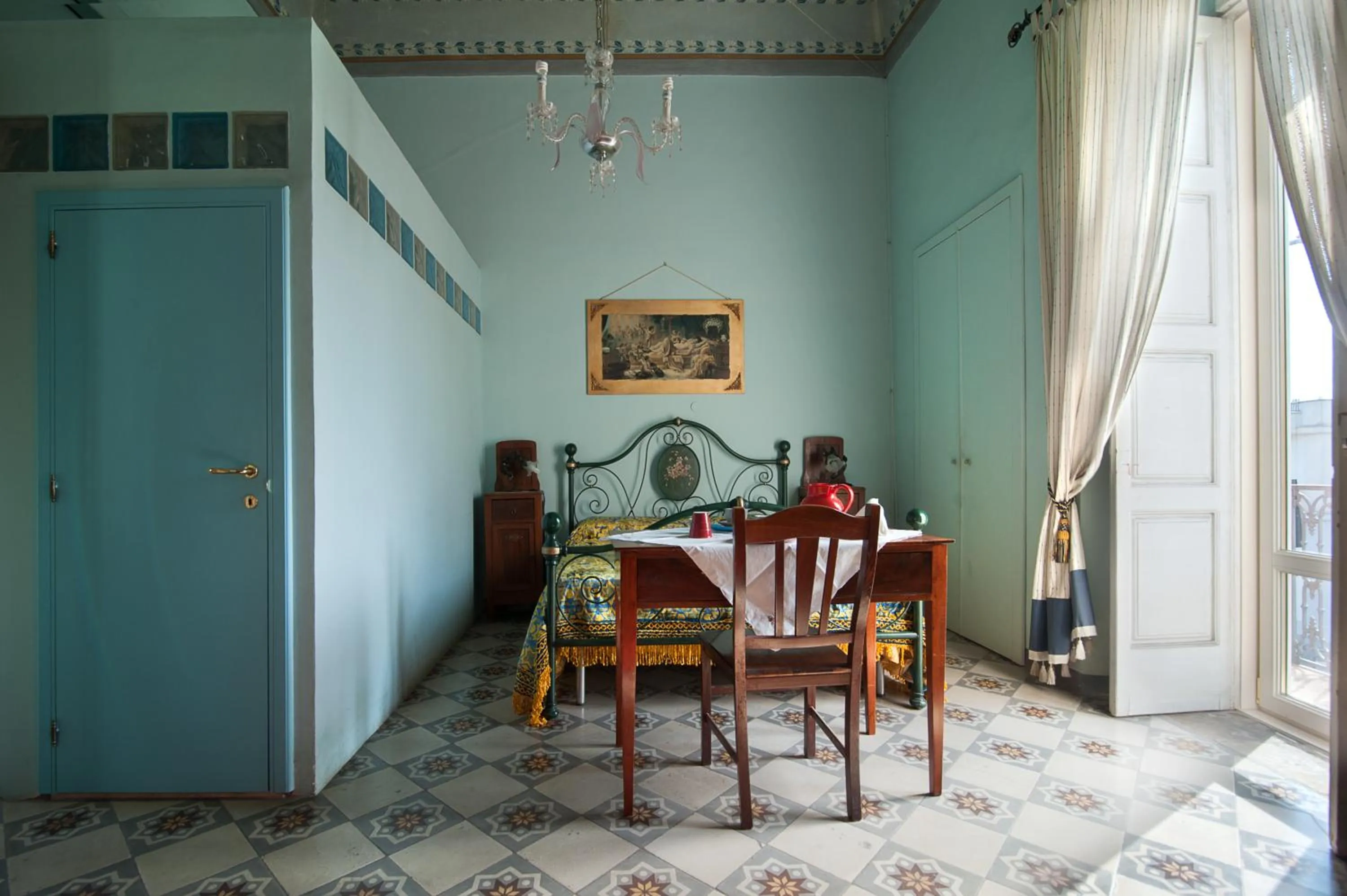 Photo of the whole room in Palazzo Osanna