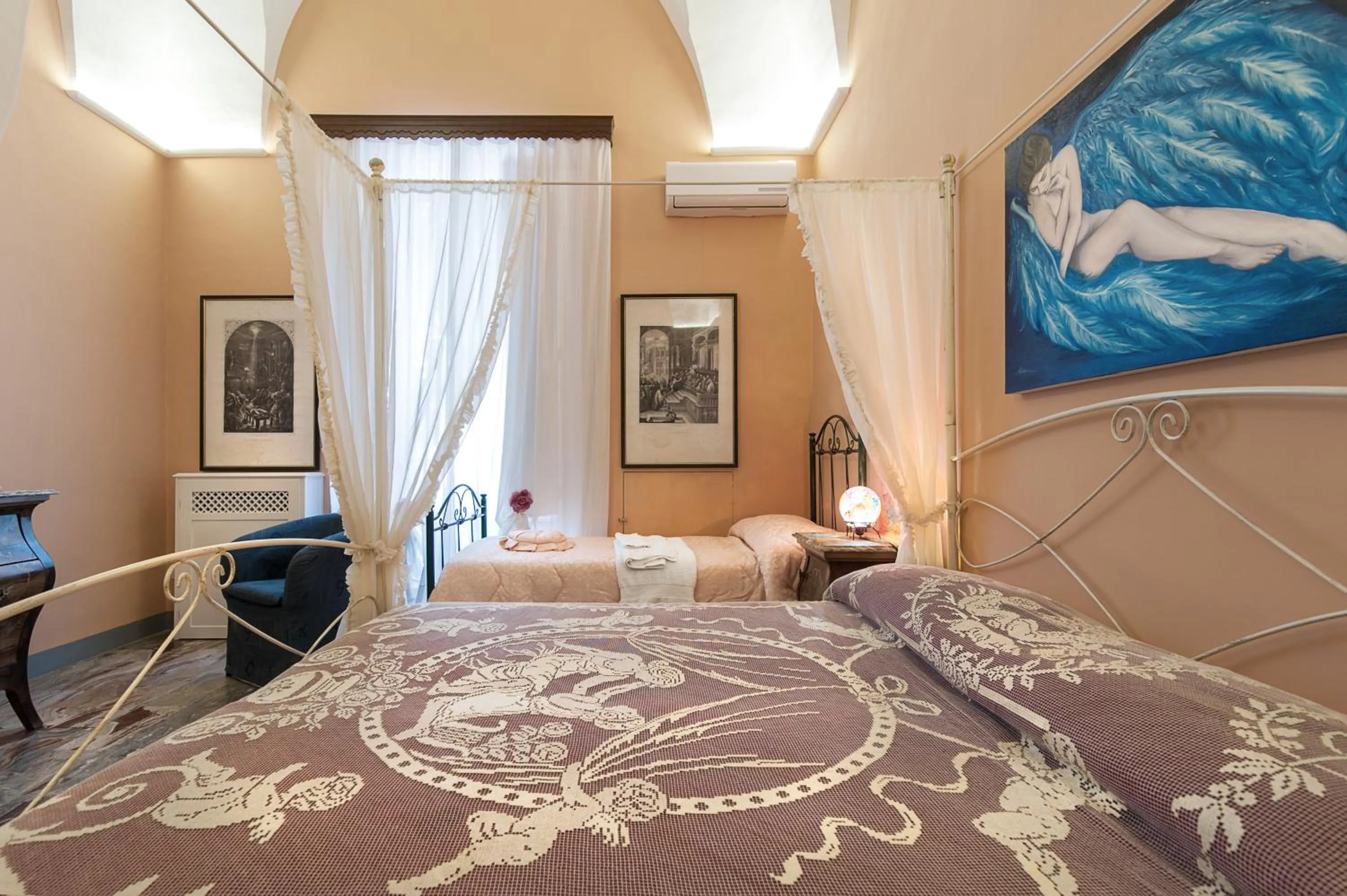 Photo of the whole room, Bed in Palazzo Osanna