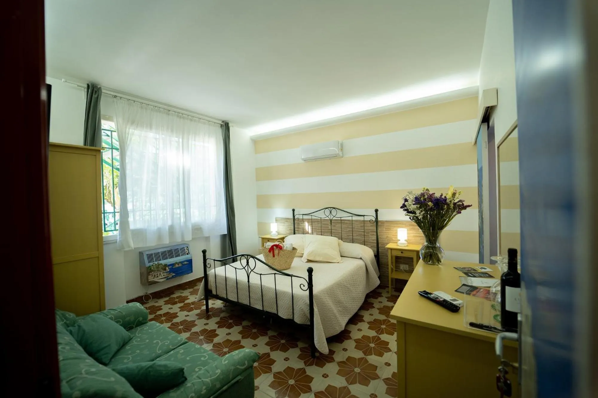 Photo of the whole room, Bed in Camagna Country House