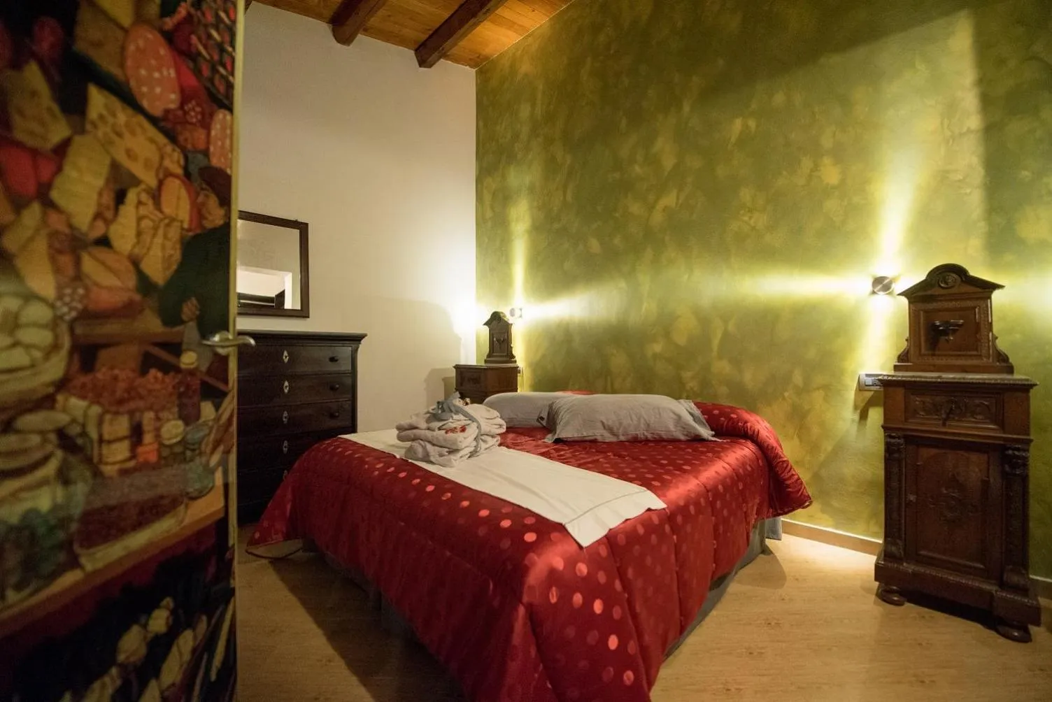 Photo of the whole room, Bed in Camagna Country House