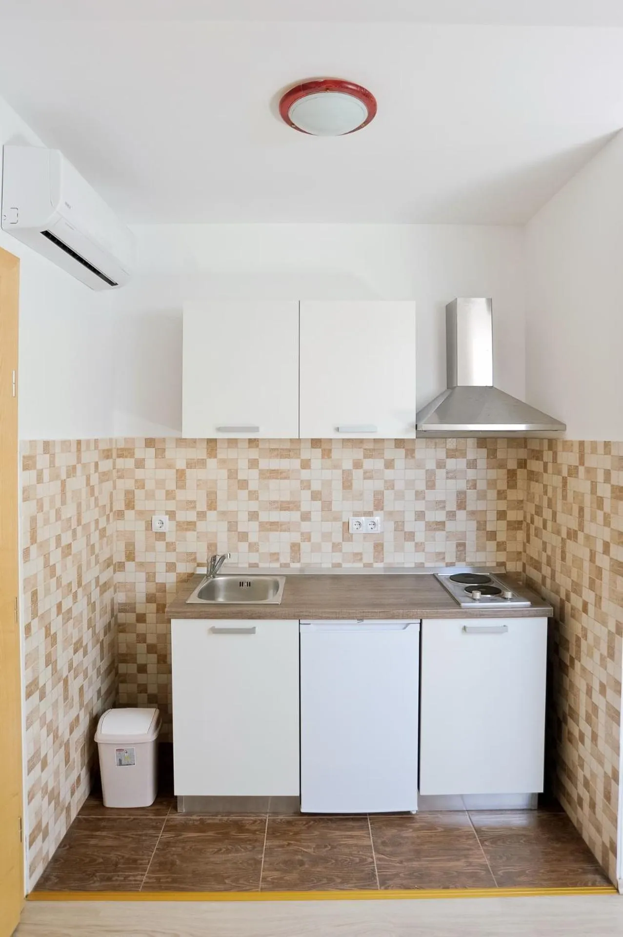 Kitchen or kitchenette in Apartmani Roko
