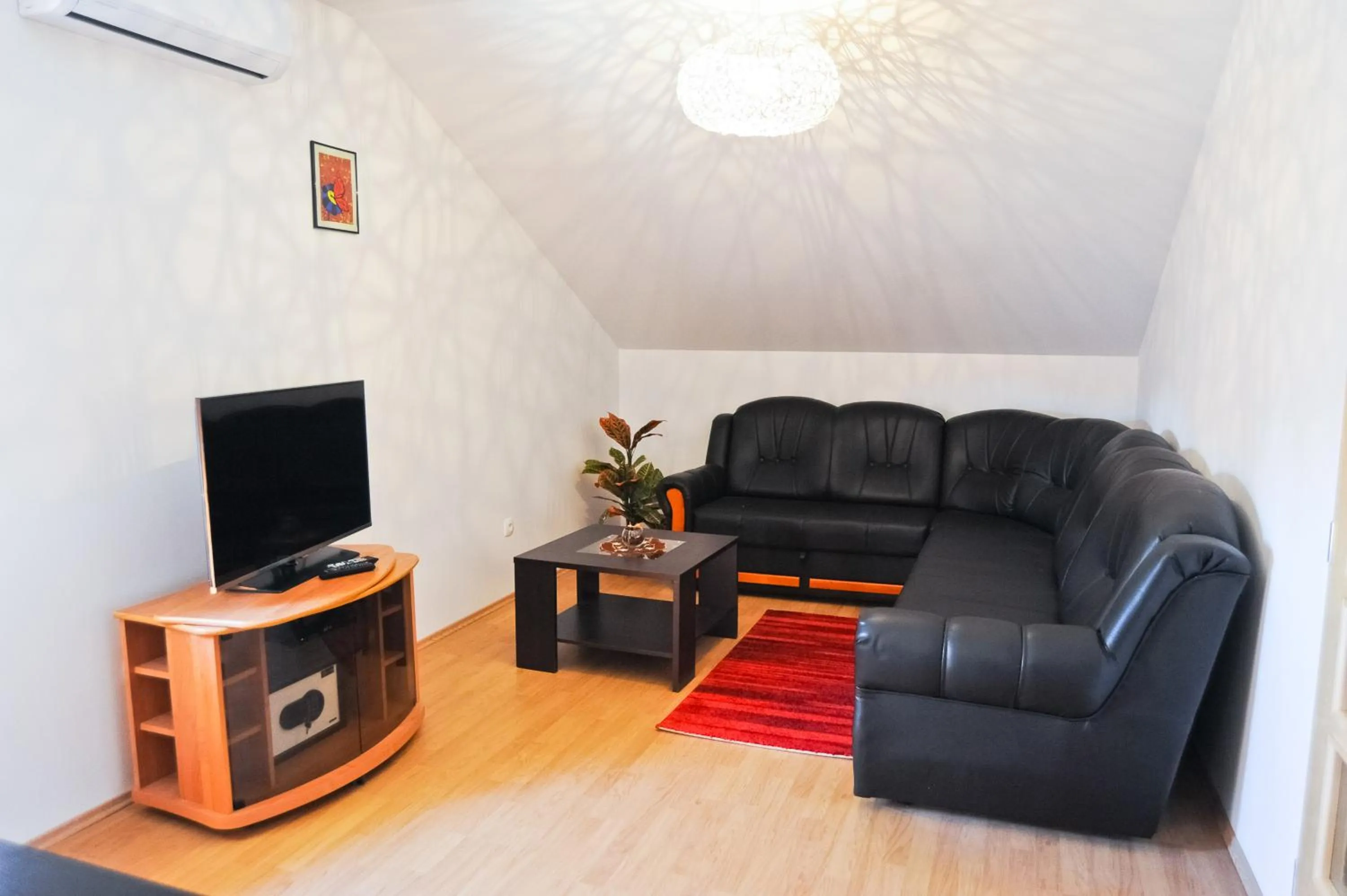 Communal lounge/ TV room in Apartmani Roko