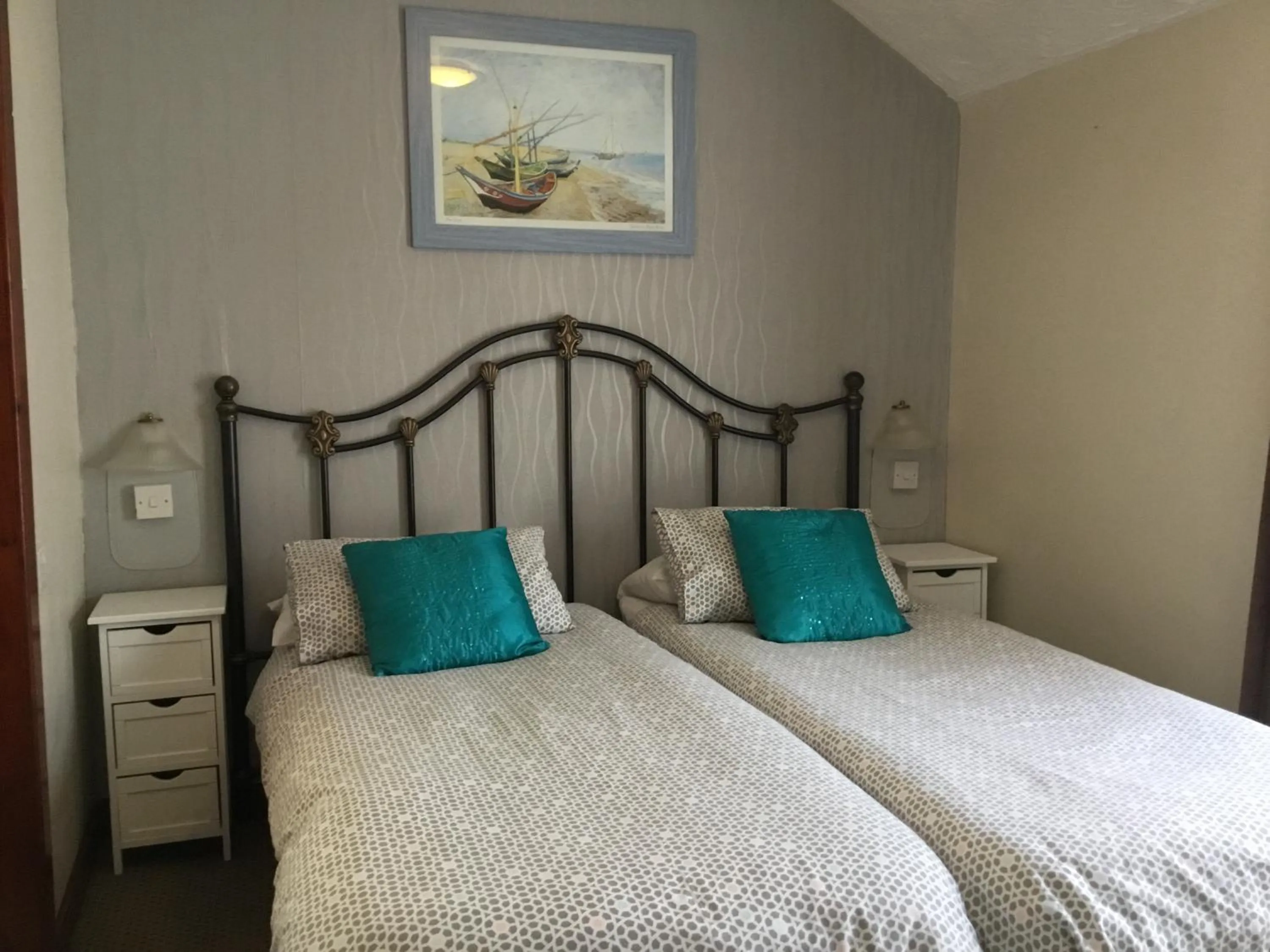 Bedroom, Bed in Kirkstall Guest House