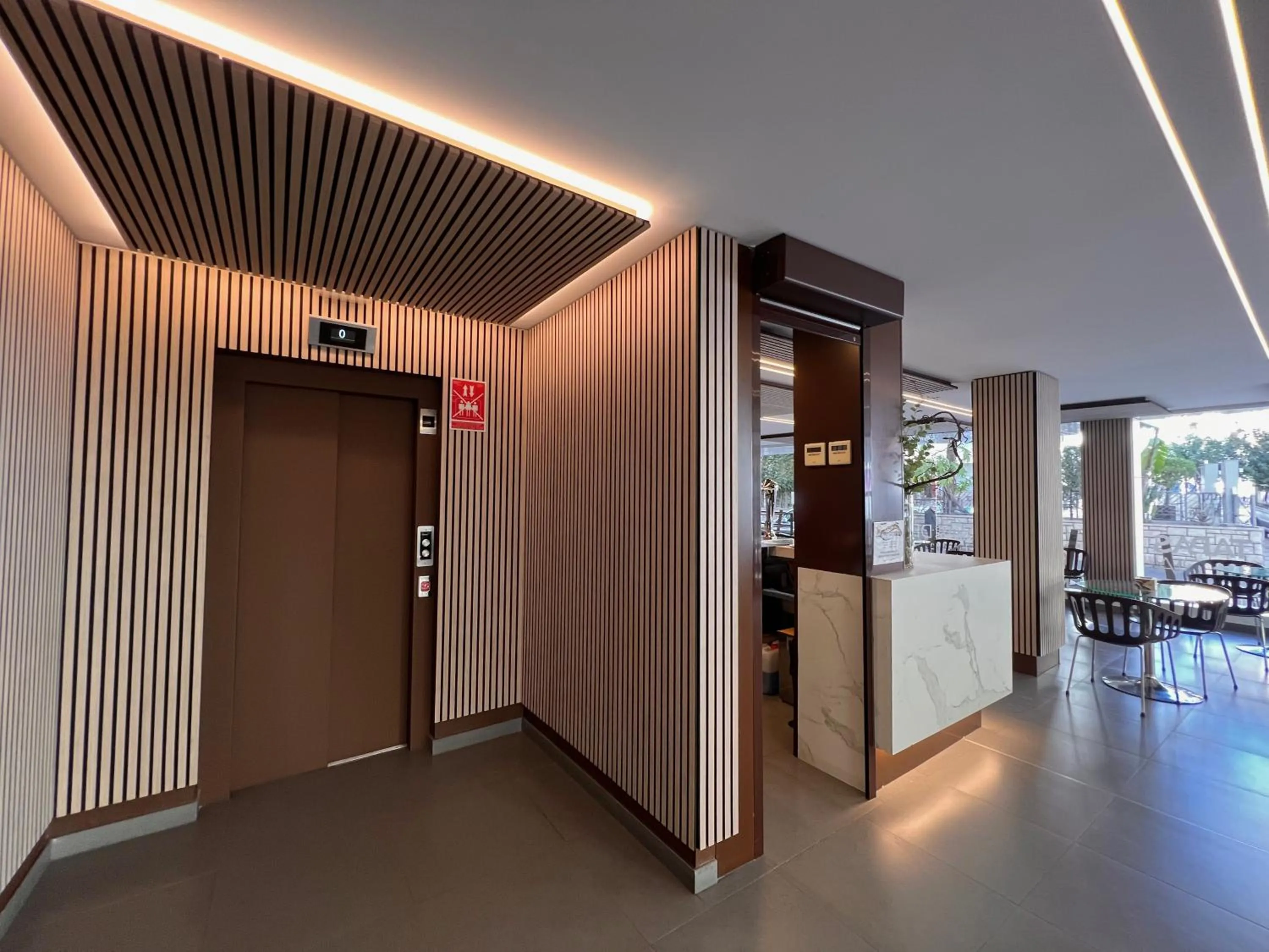 elevator in Hotel Montesol Benidorm