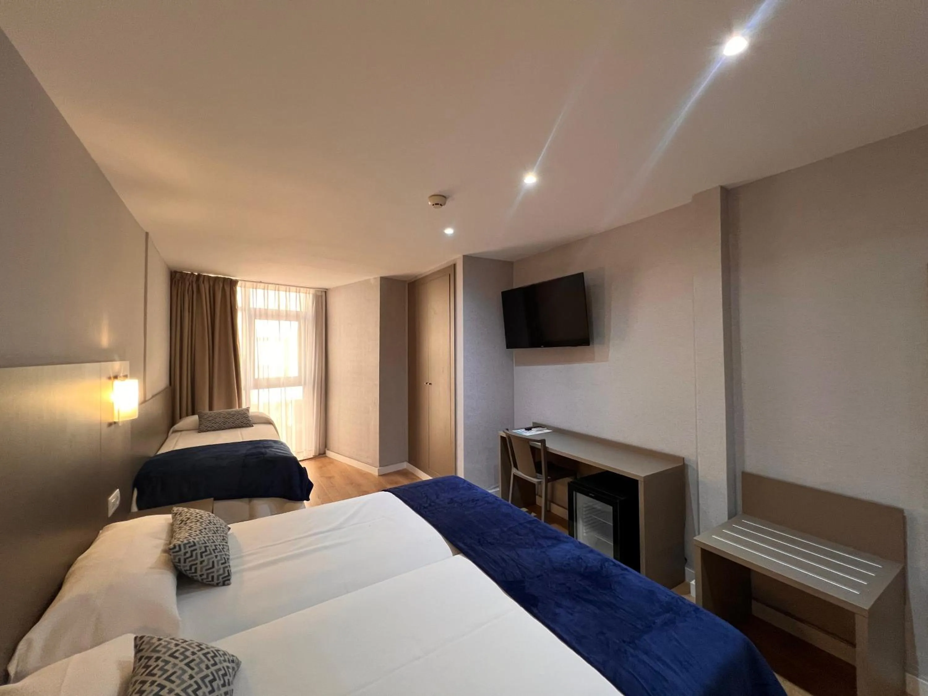 Photo of the whole room, Bed in Hotel Montesol Benidorm