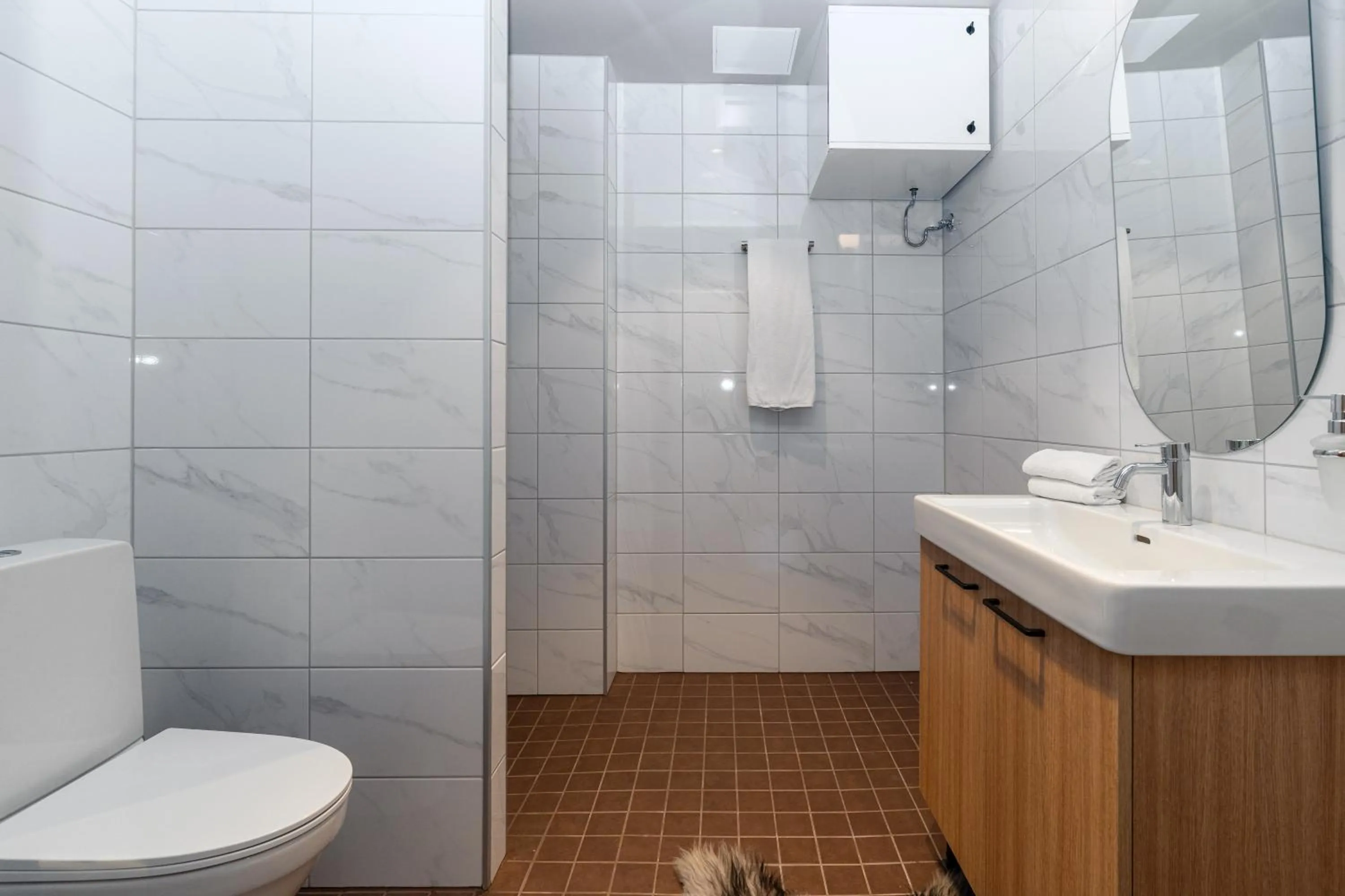 Shower in Postmaster Hotel