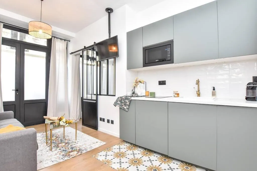 Charming Flat in Montmartre - Imhost