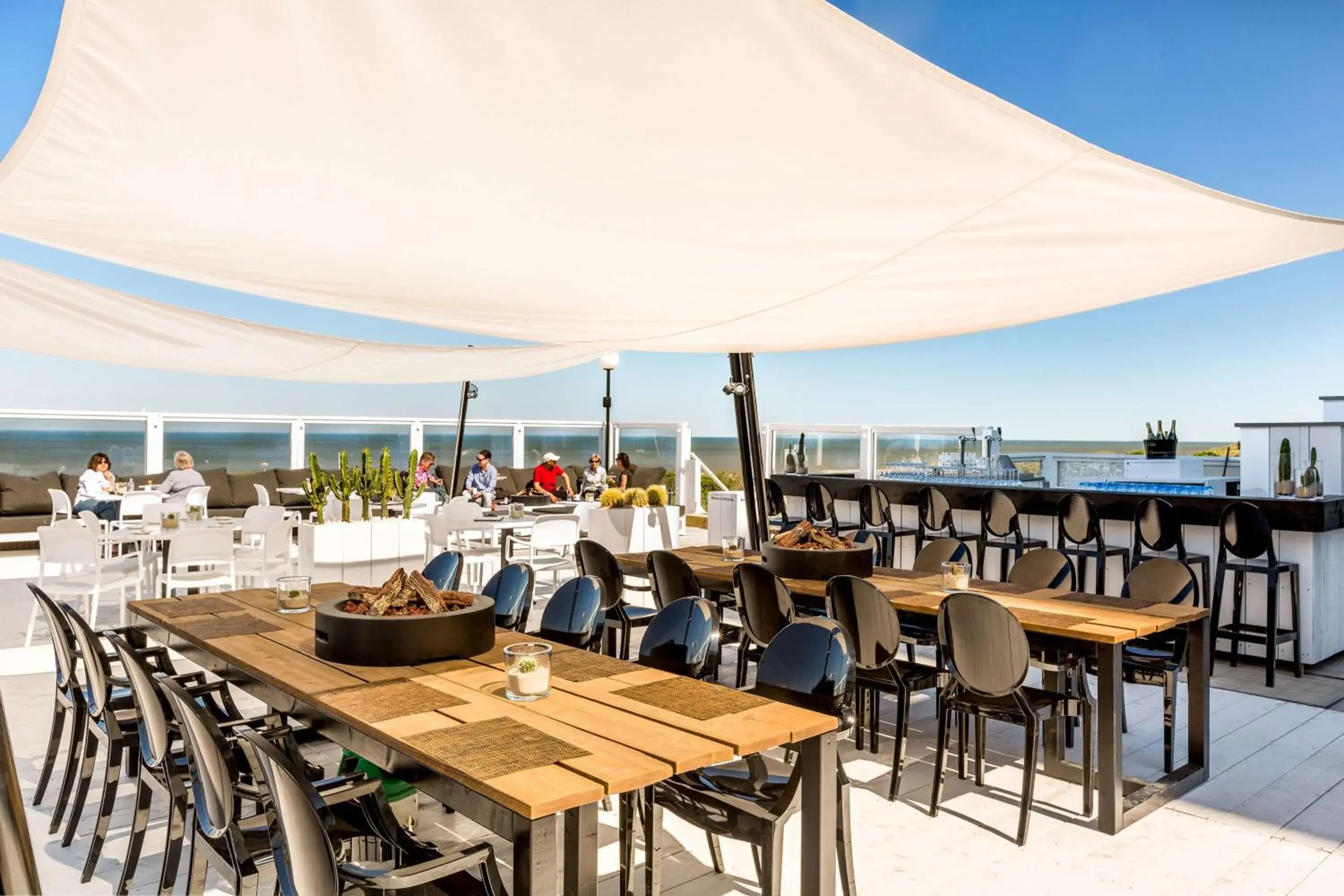 Patio, Restaurant/Places to Eat in NH Atlantic Den Haag Patio, Restaurant/Places to Eat in NH Atlantic Den Haag