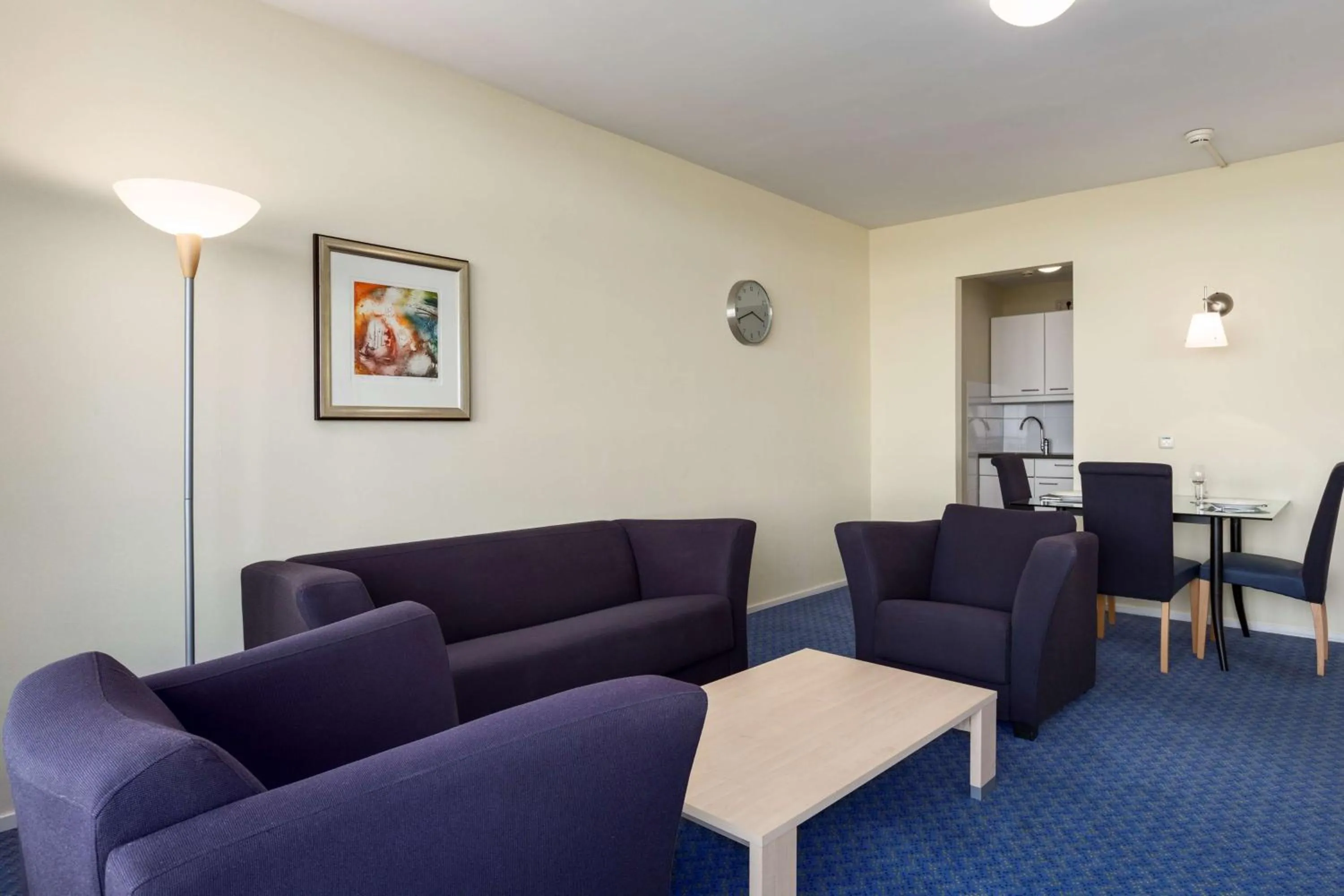 Photo of the whole room, Seating Area in NH Atlantic Den Haag