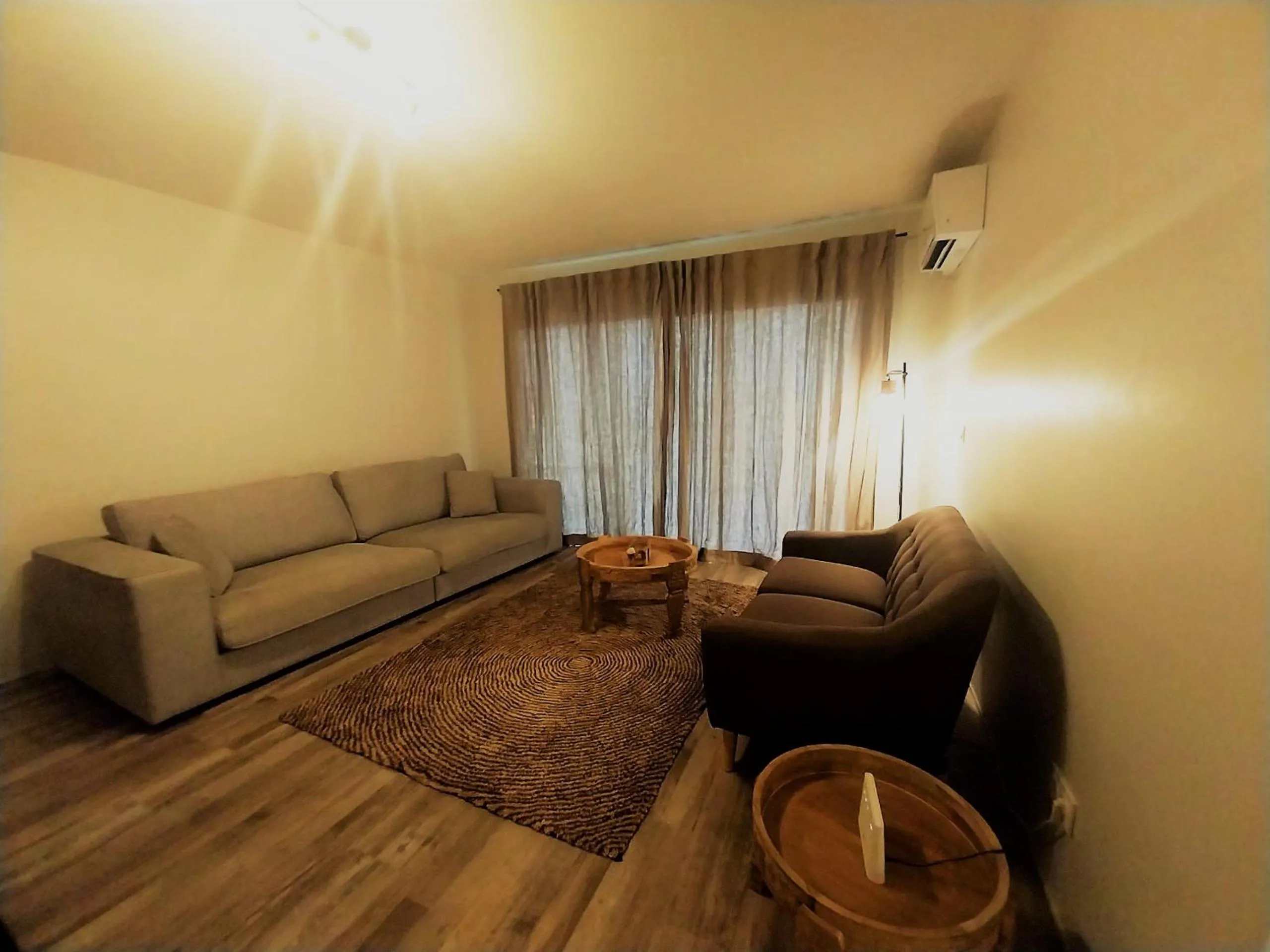 Living room in TAHITI - Urban Maohi Cottage