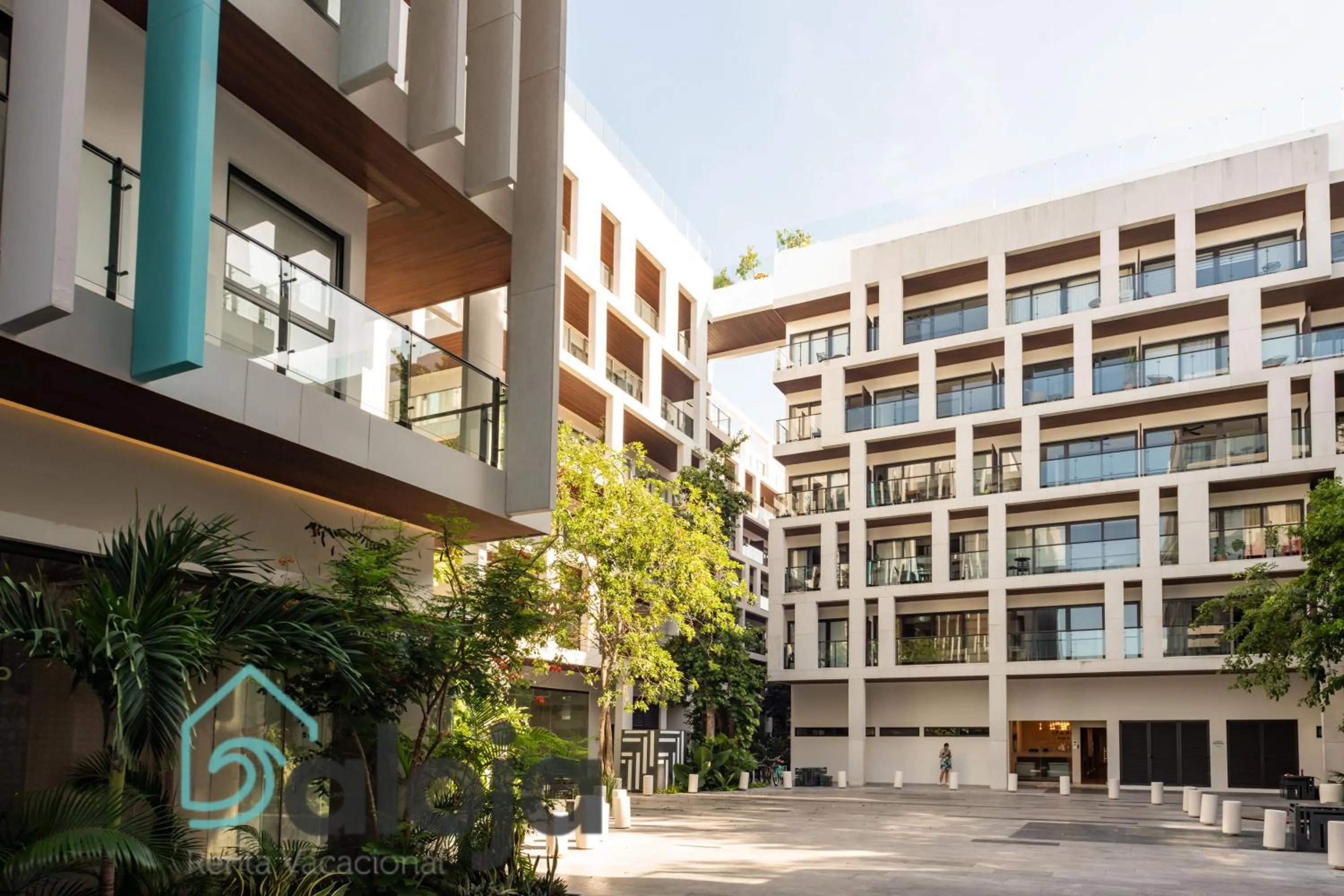 Property building in Ipana condo unos pasos de 5ta Avenida