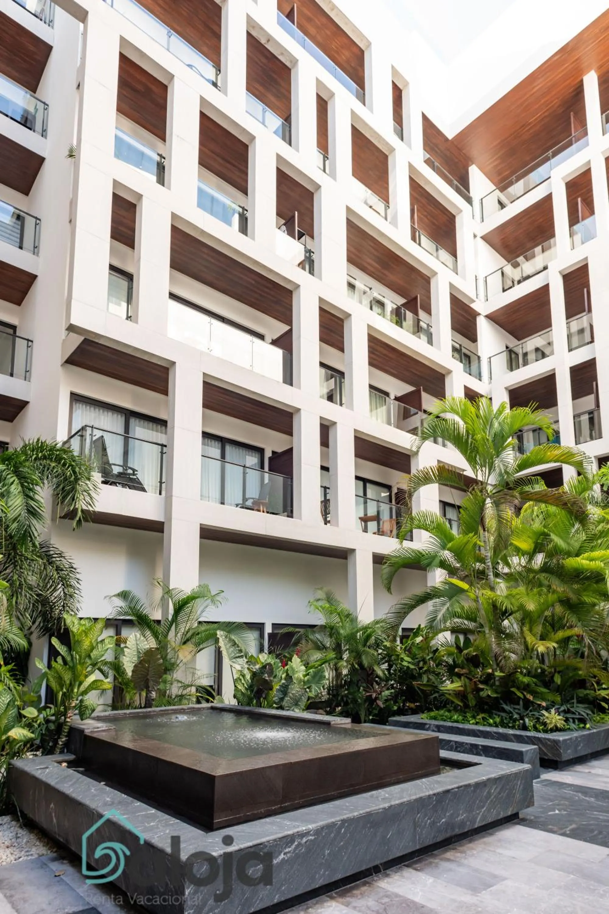 Property building in Ipana condo unos pasos de 5ta Avenida