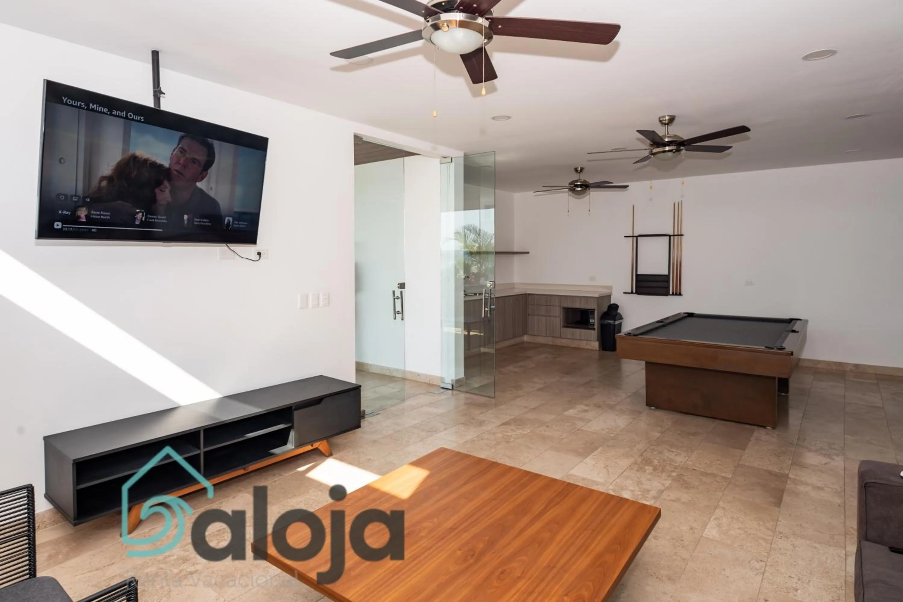 Game Room in Ipana condo unos pasos de 5ta Avenida