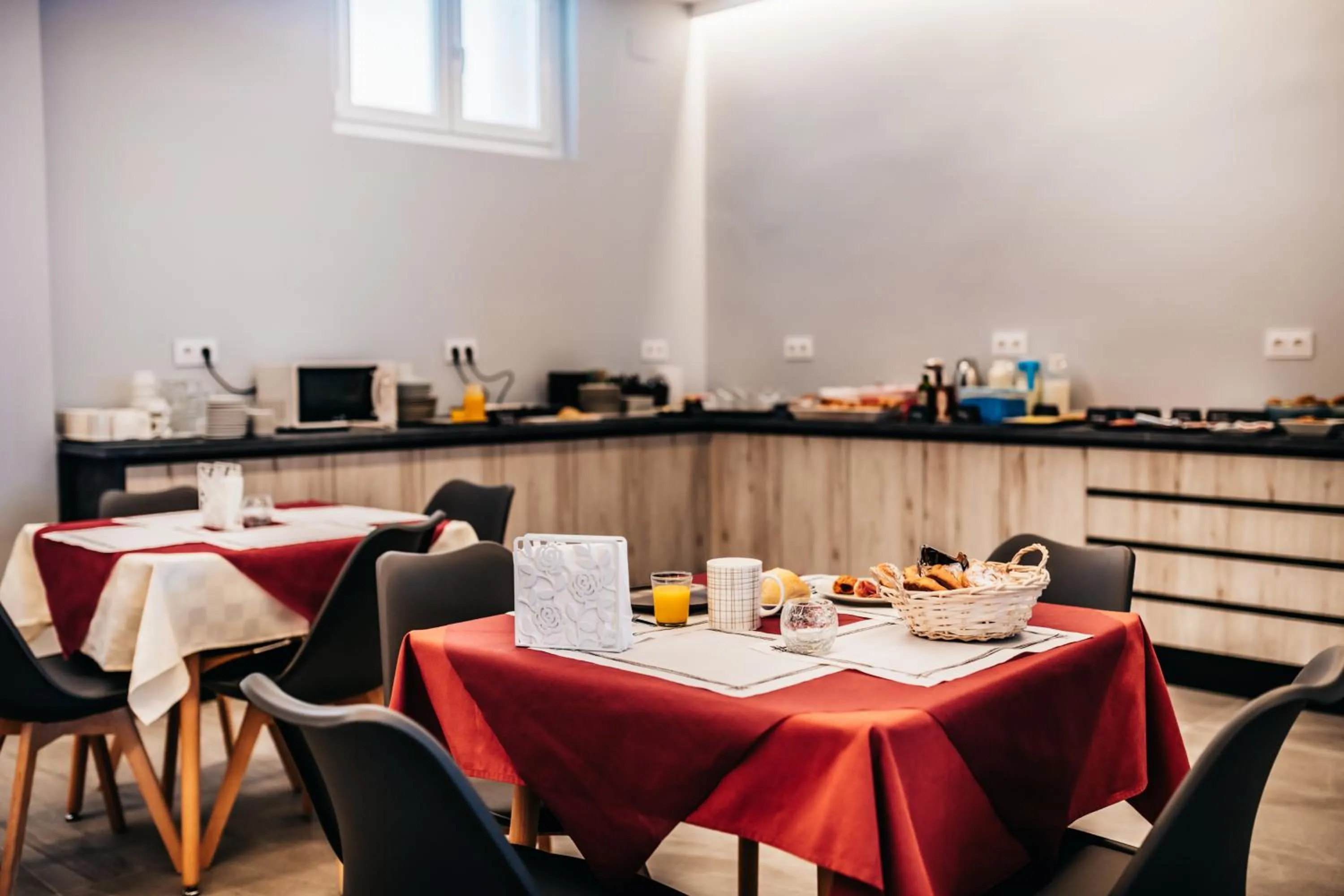 Food close-up, Restaurant/Places to Eat in Arevalos Hotel