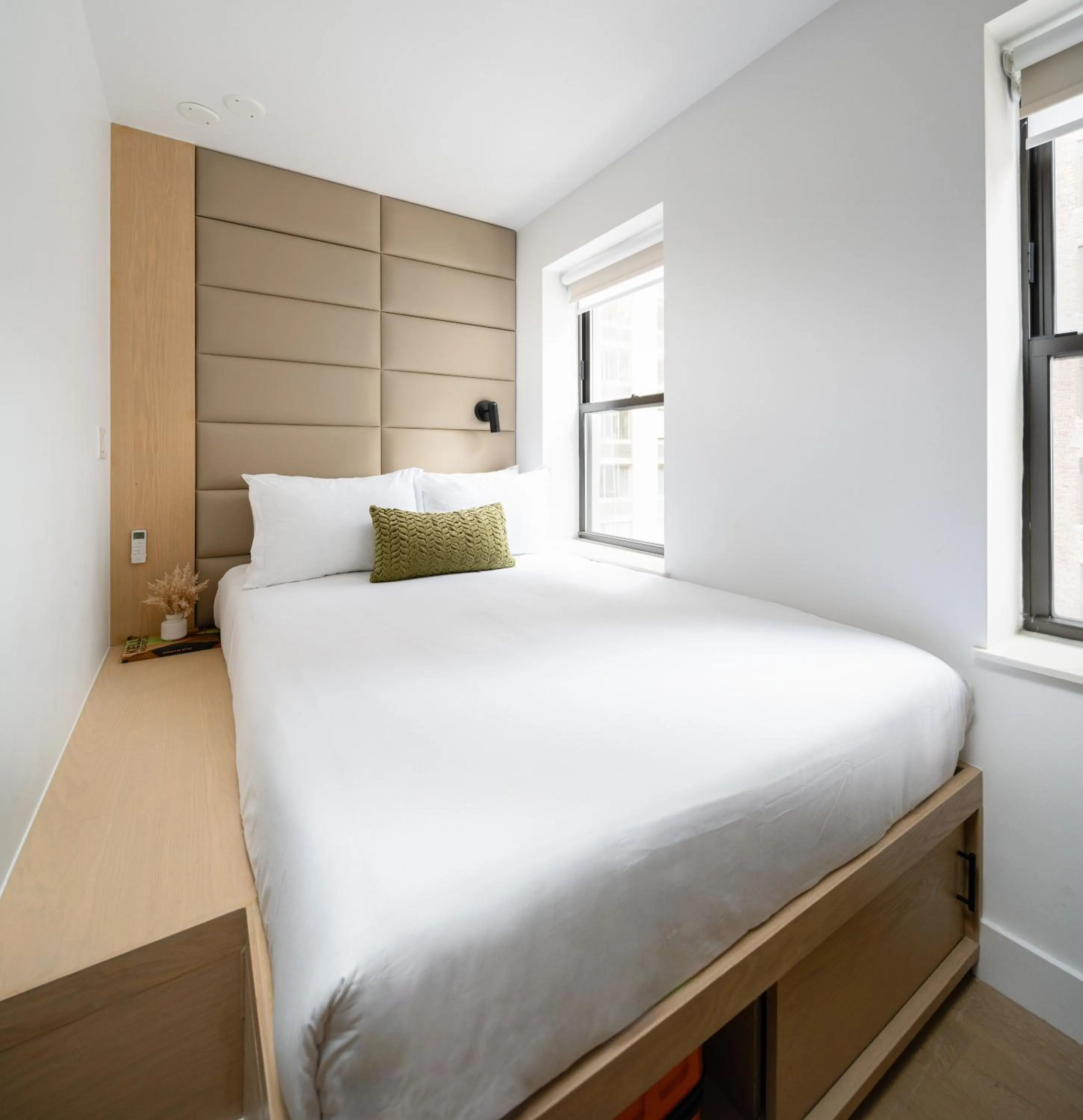 Bedroom, Bed in Little Charlie Hotel