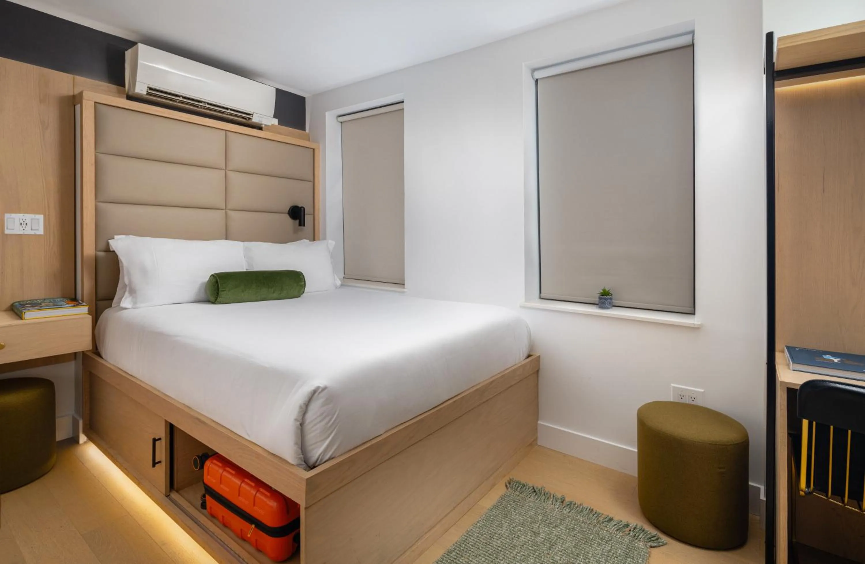 Bedroom, Bed in Little Charlie Hotel