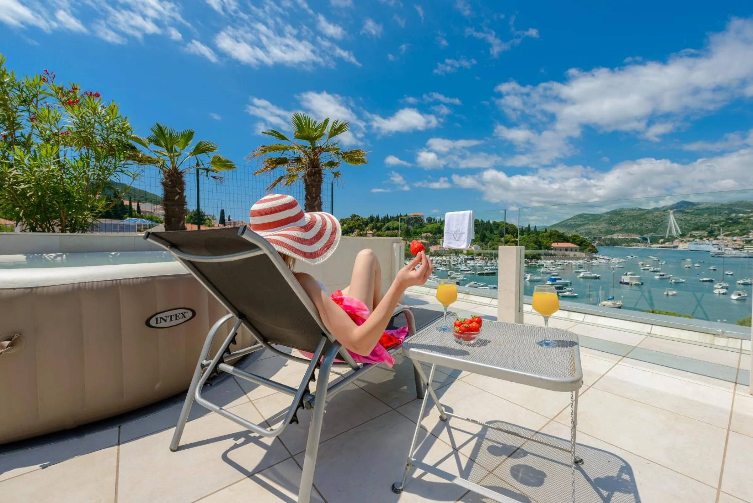 Hot Tub in Adriatic Deluxe Apartments