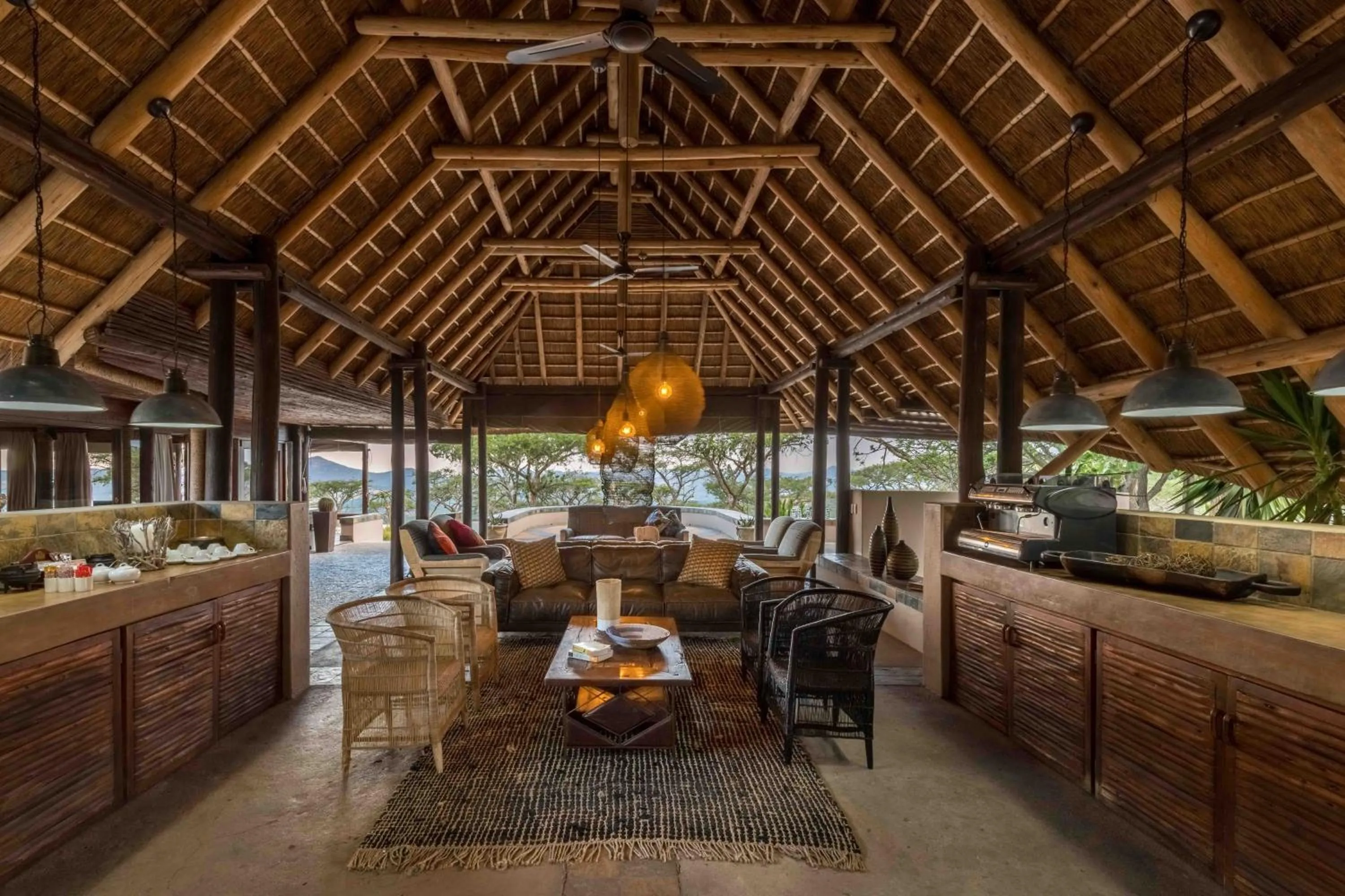 Living room in Muluwa Lodge