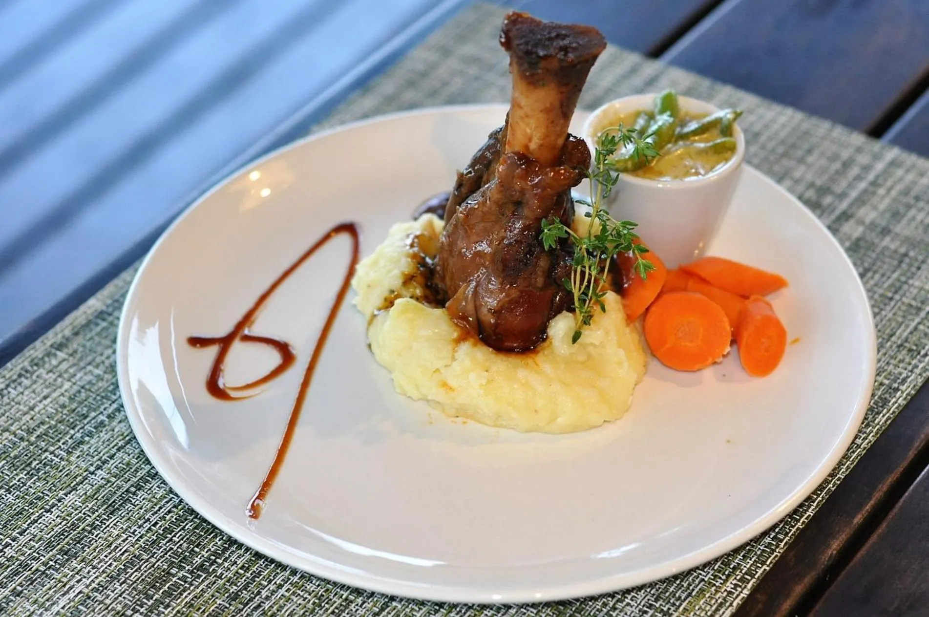 Dinner in Muluwa Lodge