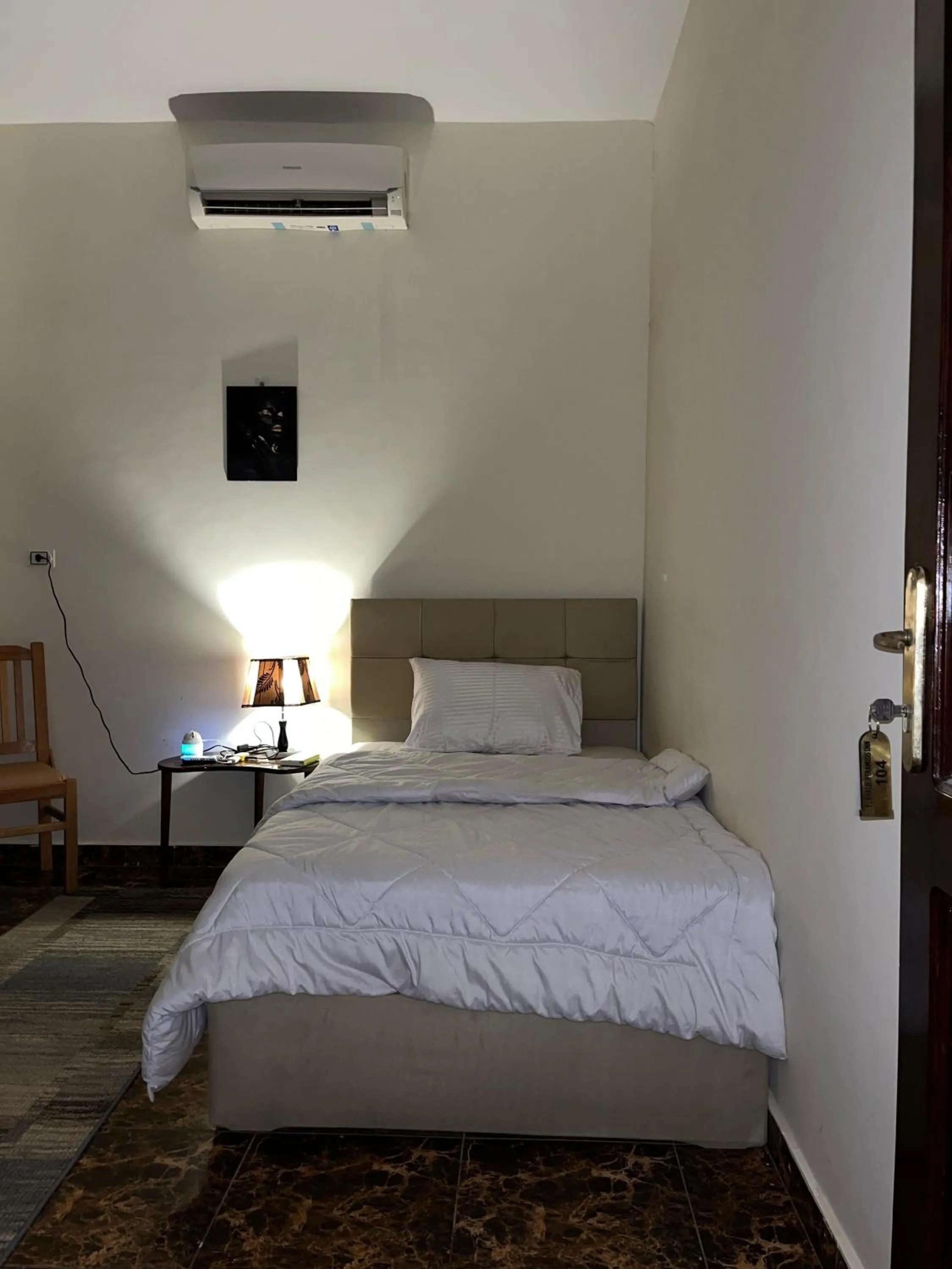 Photo of the whole room, Bed in El Khalil Pyramids View Inn