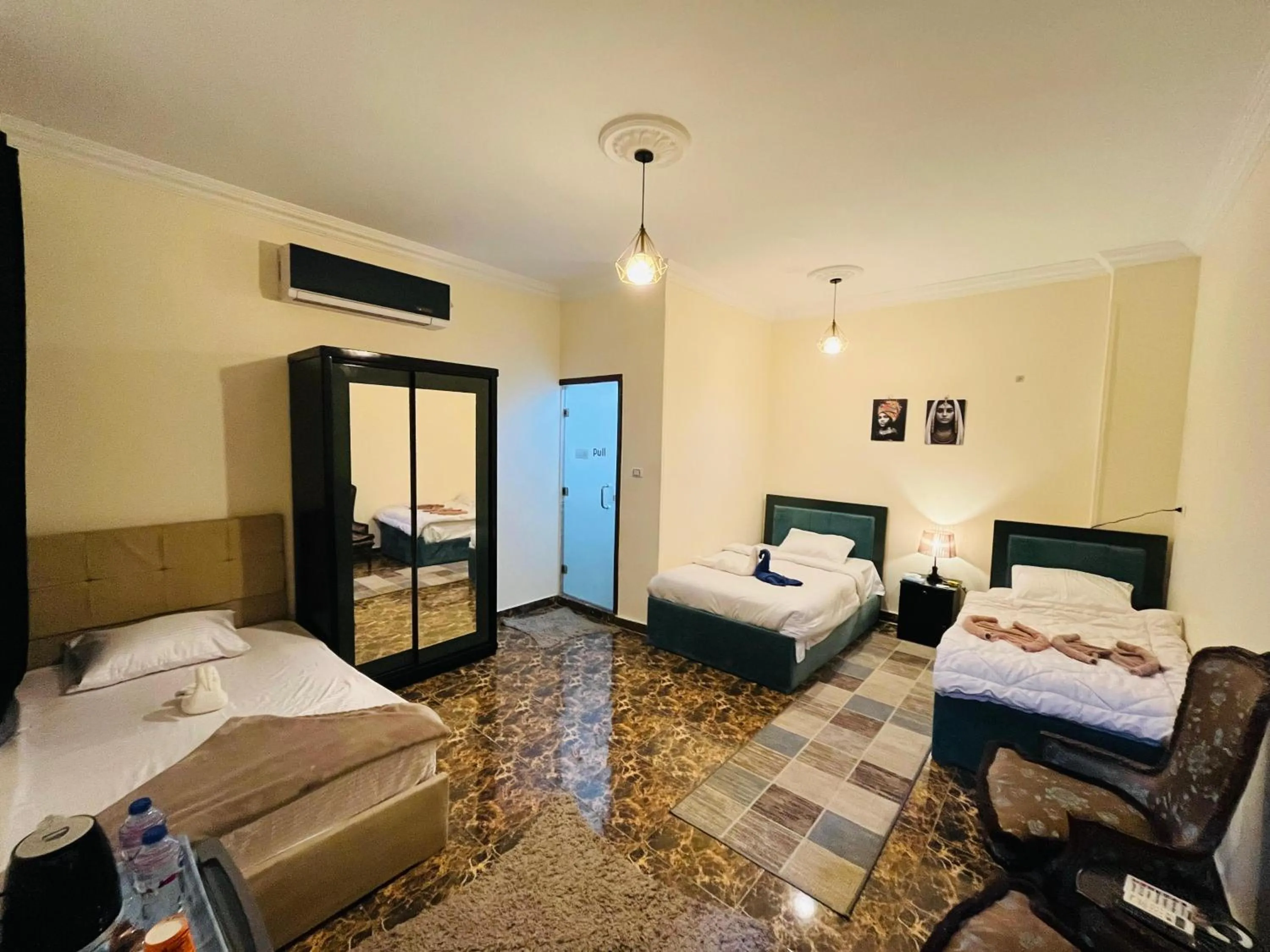 Photo of the whole room, Bed in El Khalil Pyramids View Inn