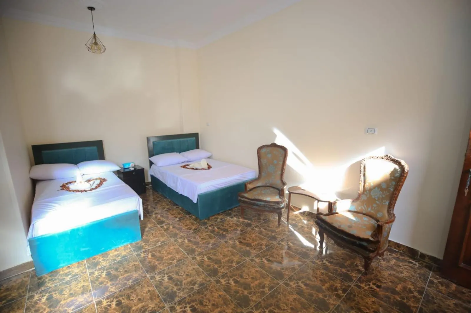 Photo of the whole room, Bed in El Khalil Pyramids View Inn