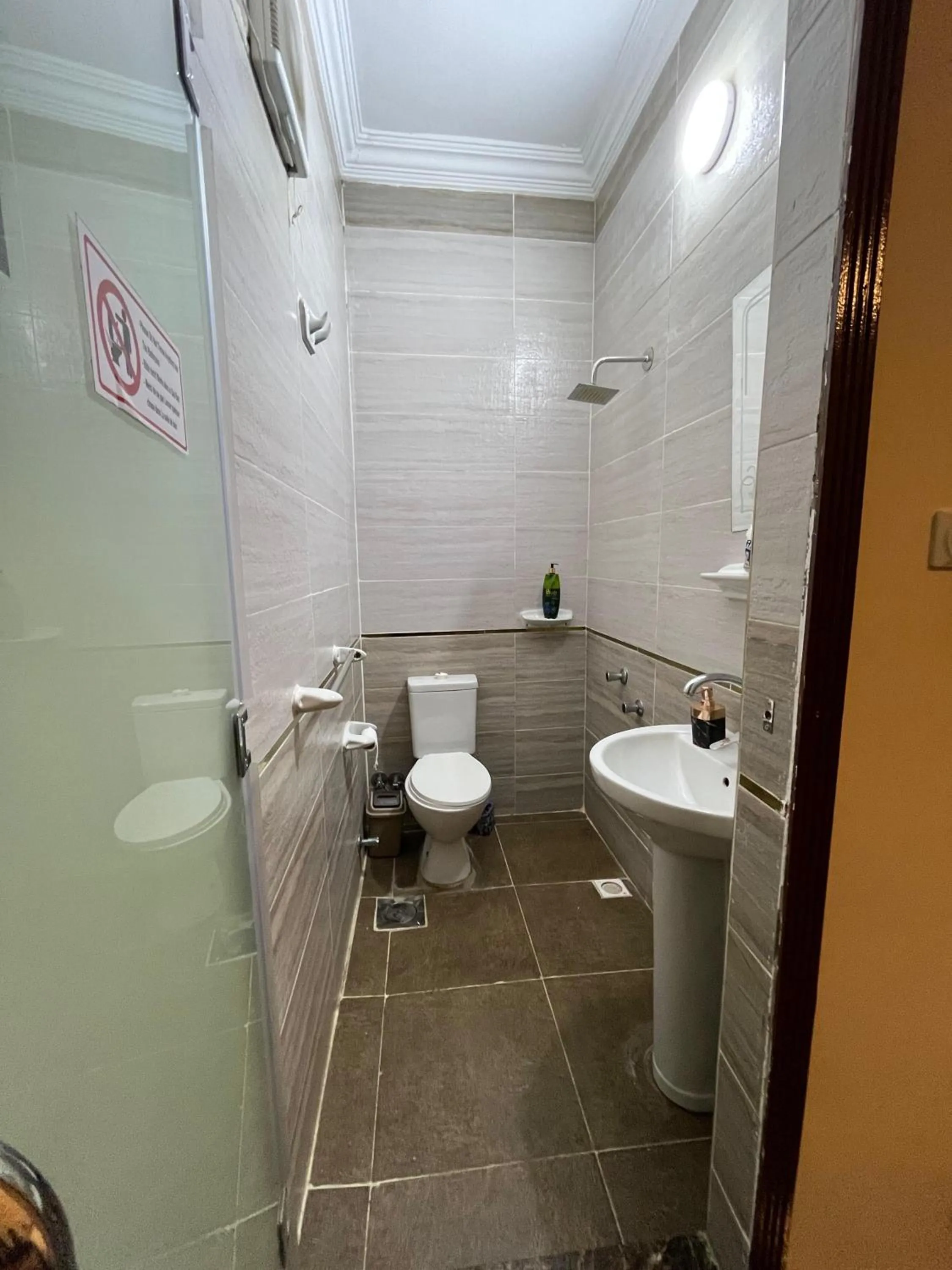 Bathroom in El Khalil Pyramids View Inn