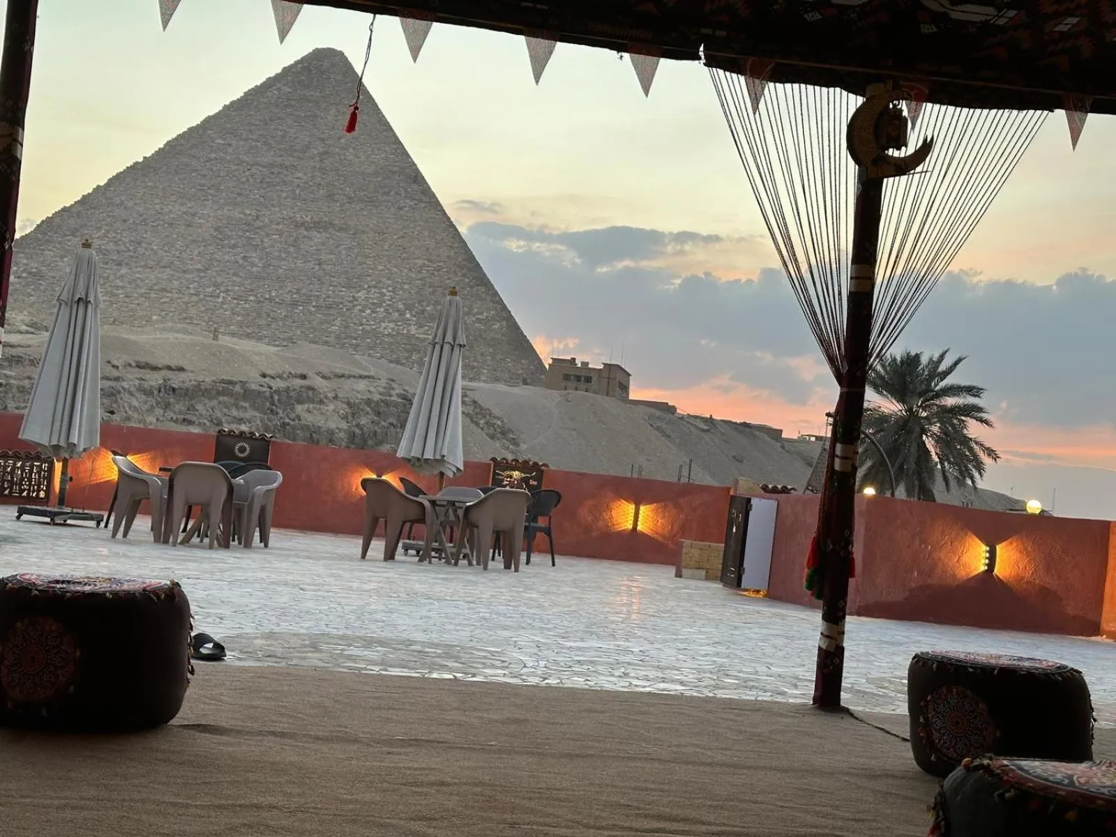 Mountain view in El Khalil Pyramids View Inn