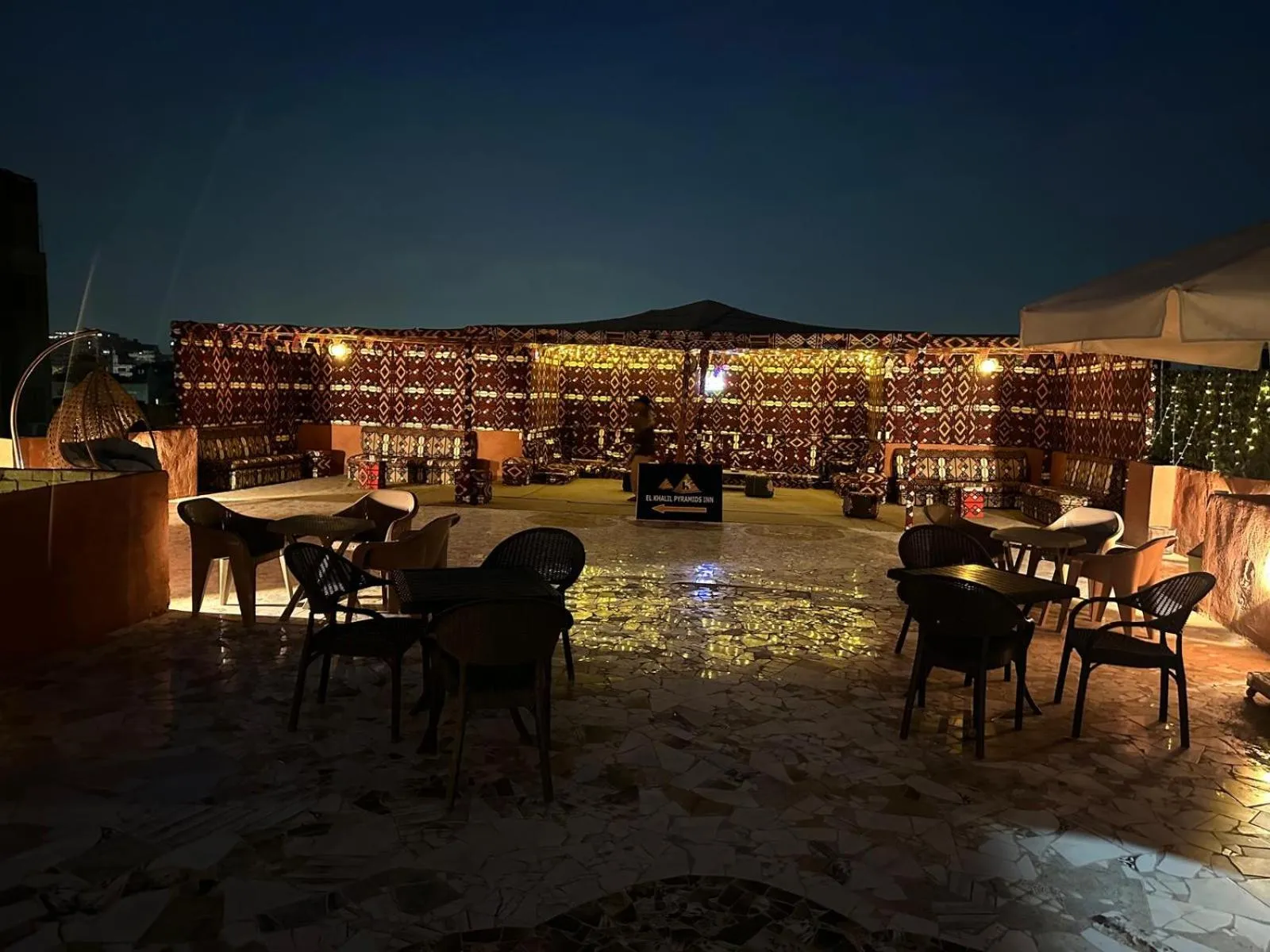 Patio in El Khalil Pyramids View Inn