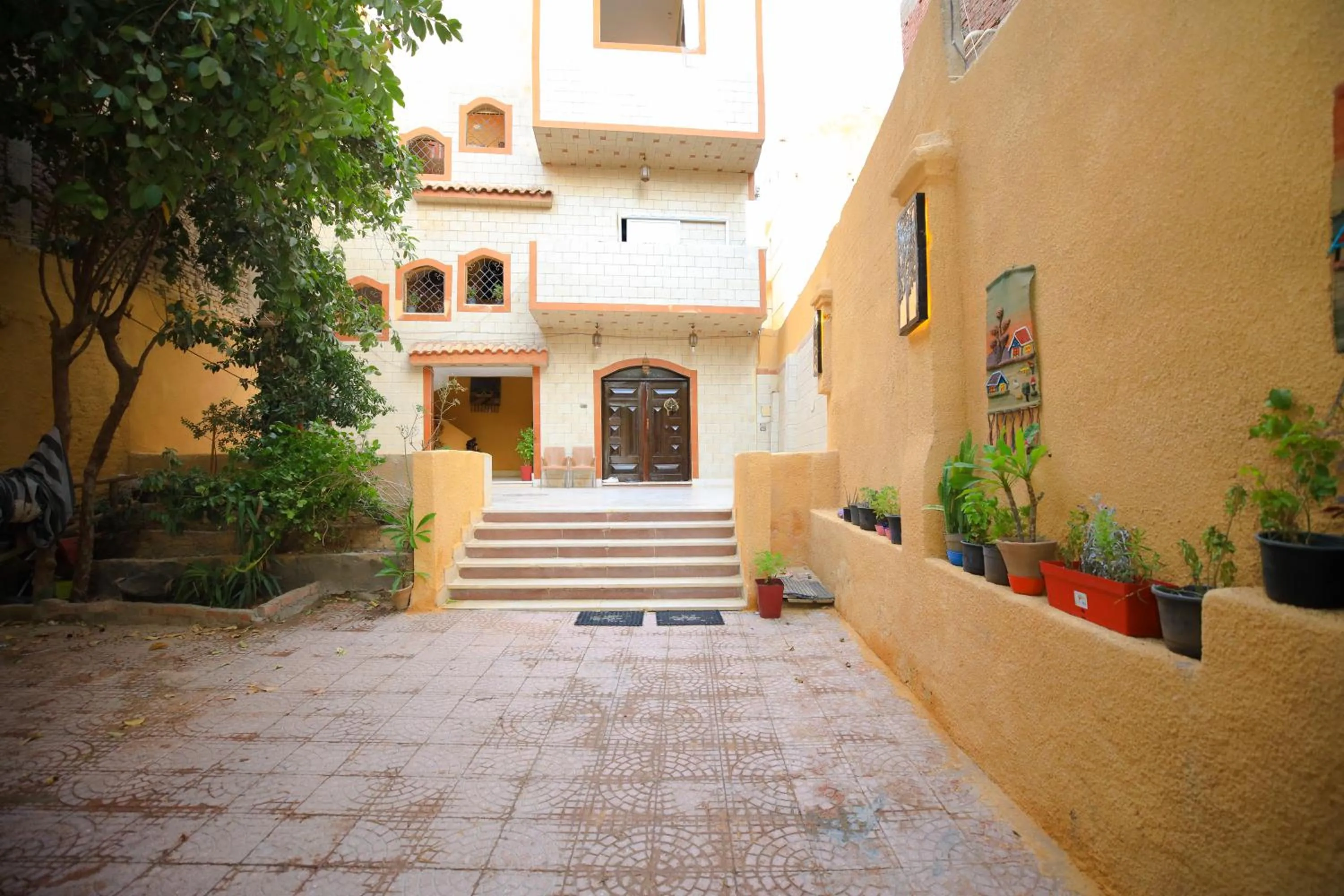 Property building in El Khalil Pyramids View Inn