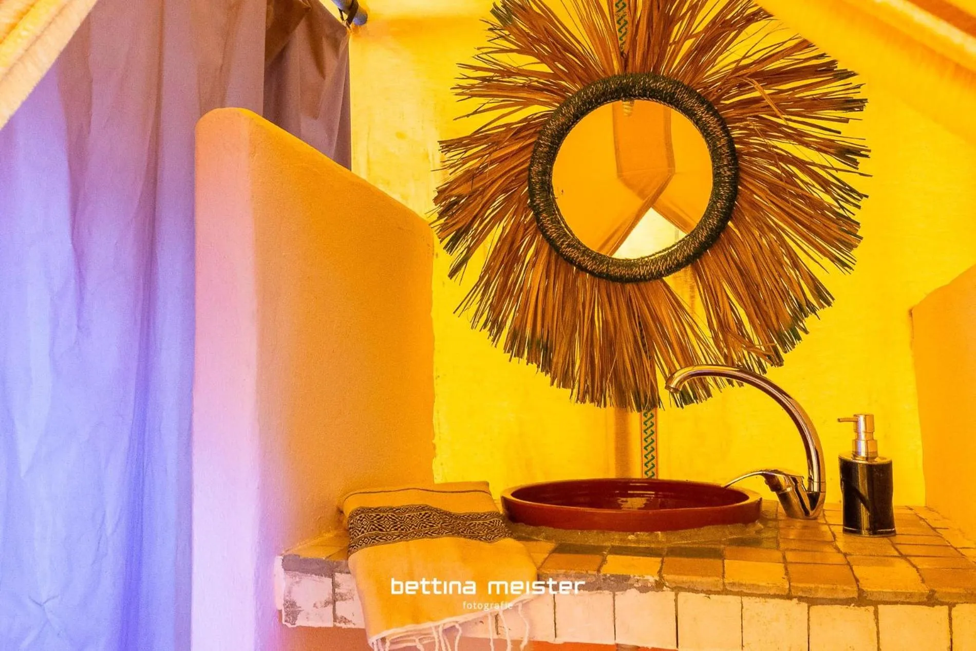 Bathroom in Tinfou desert camp