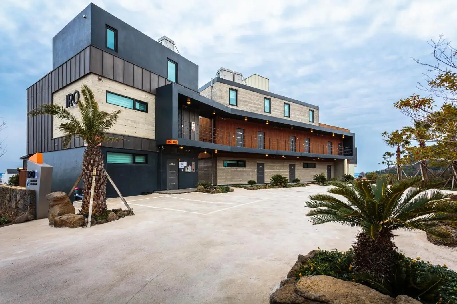 Property building in IRO Jeju Property building in IRO Jeju