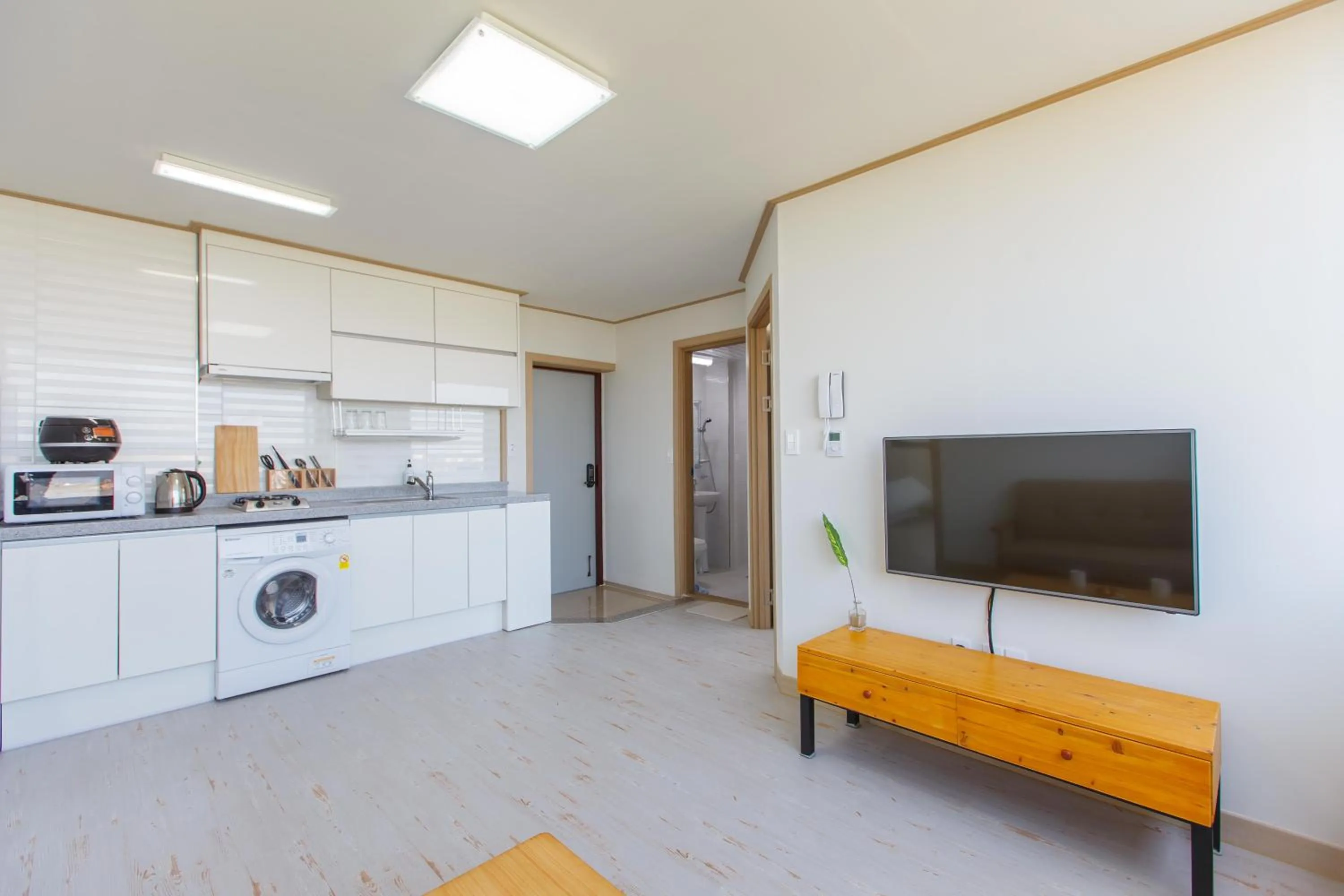 Photo of the whole room in BnSun Pension