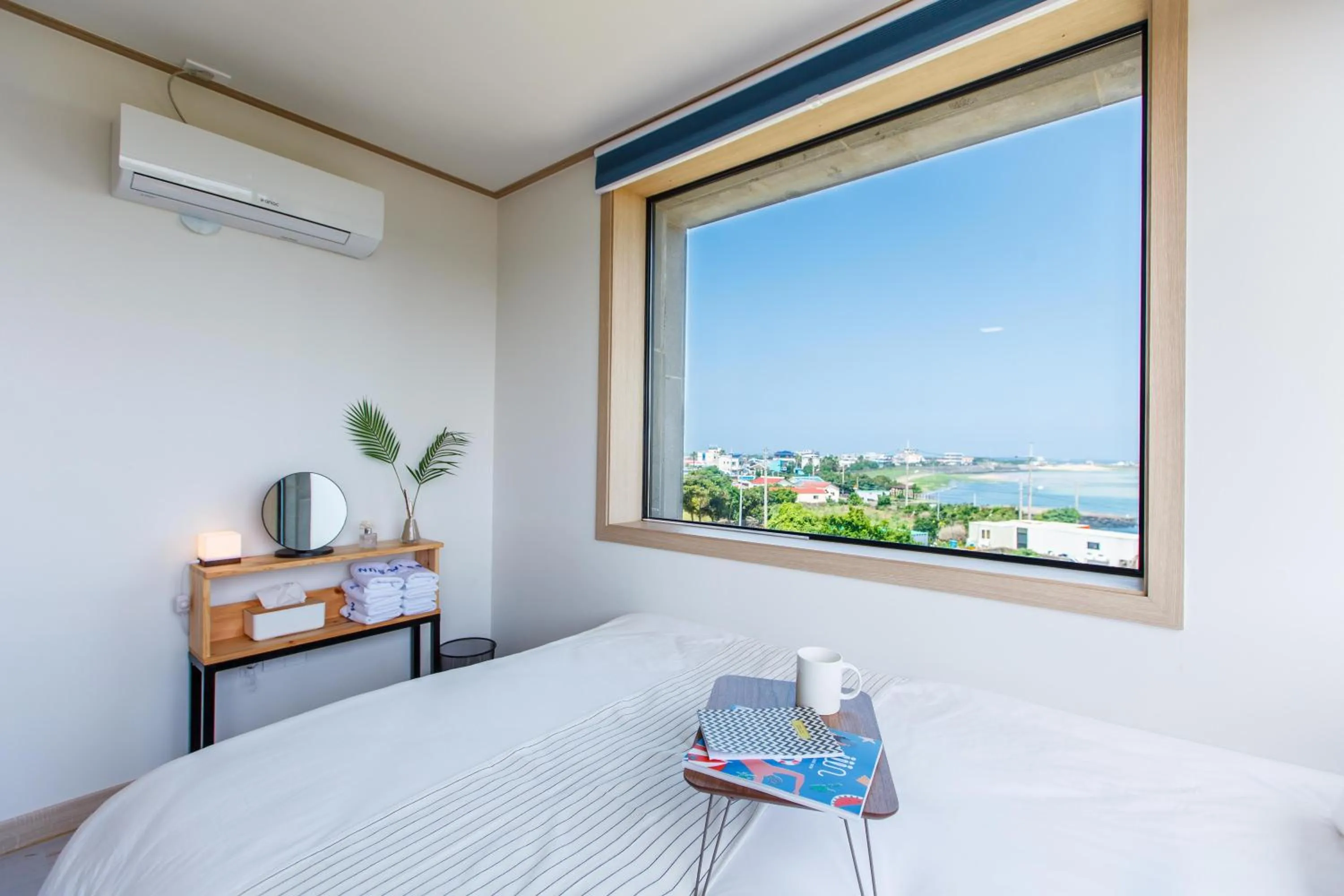 Photo of the whole room, Bed in BnSun Pension