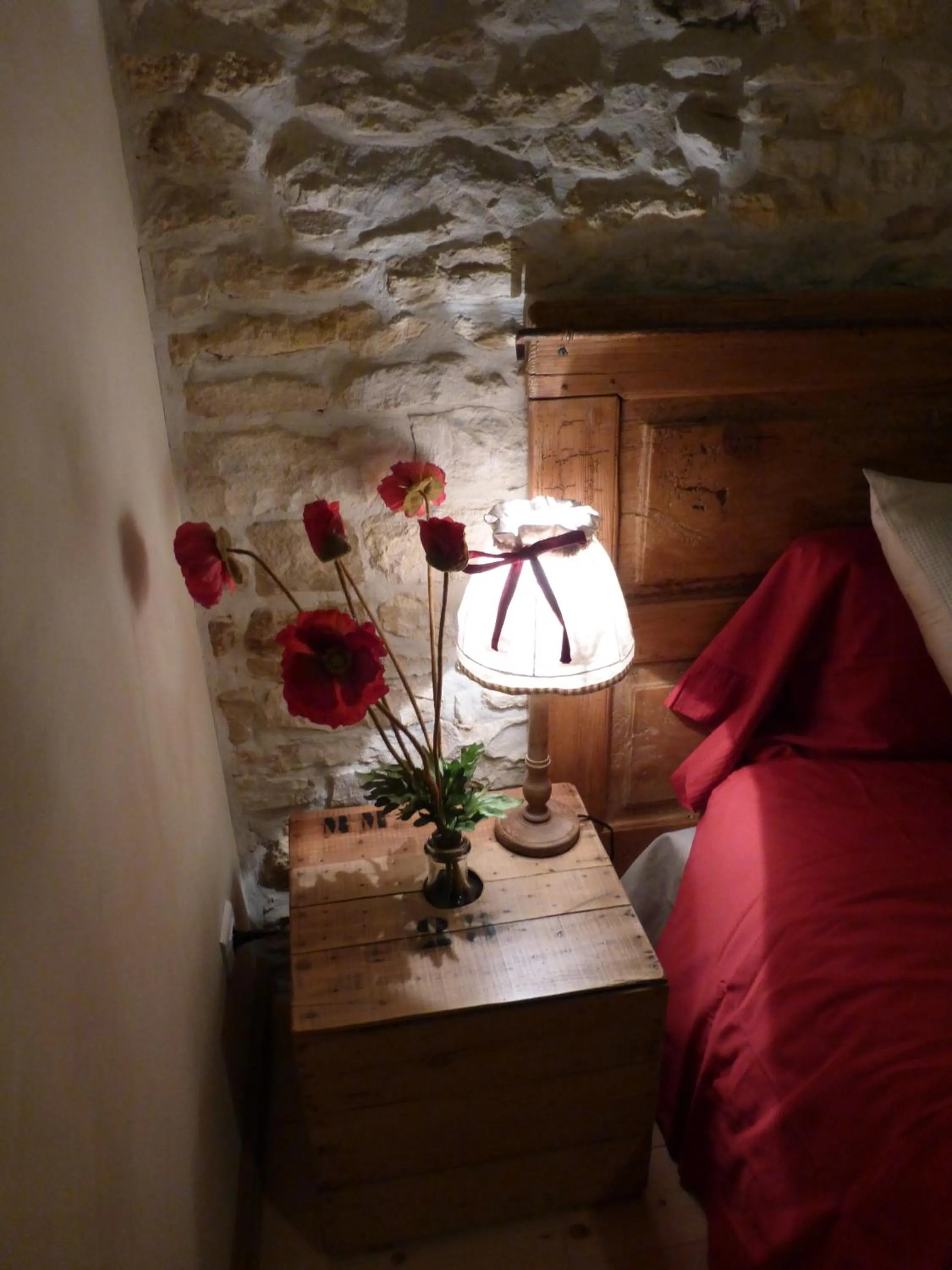 Decorative detail, Bed in Chambres d'hôtes Béred Vuillemin