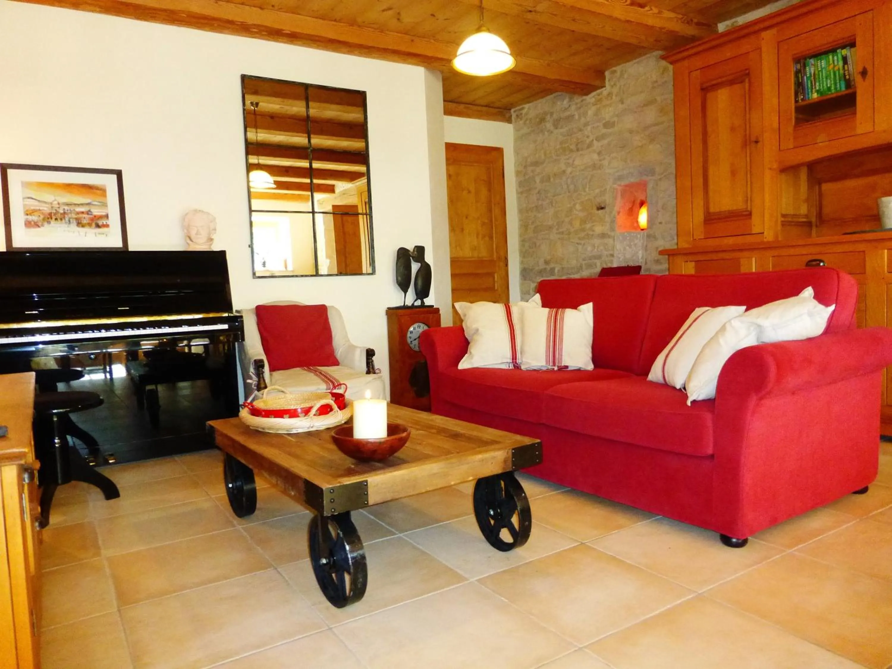 Communal lounge/ TV room in Chambres d'hôtes Béred Vuillemin