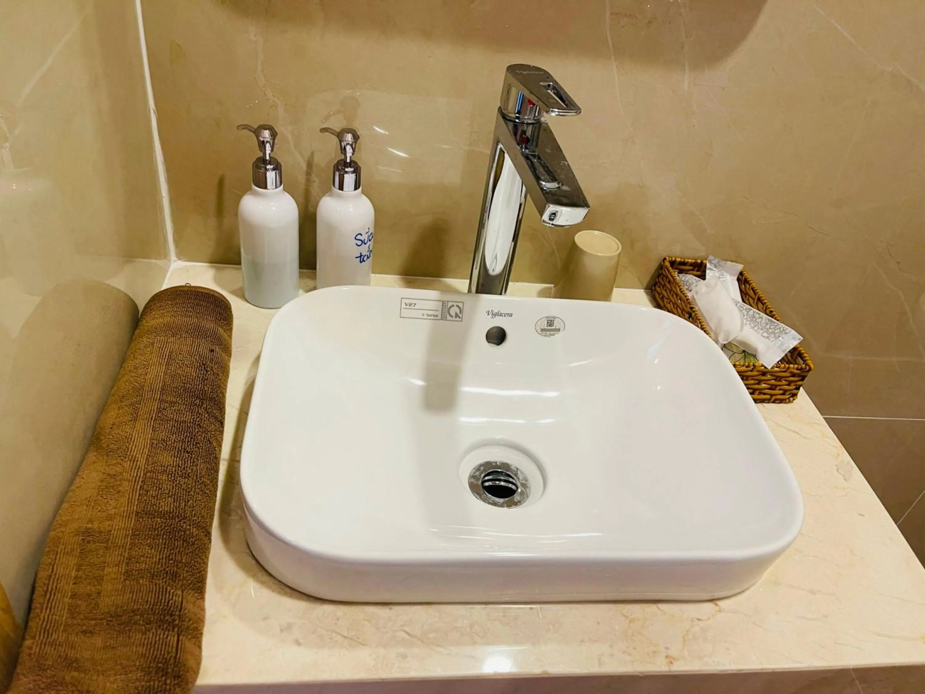 Bathroom in Hoàng Đô Hotel