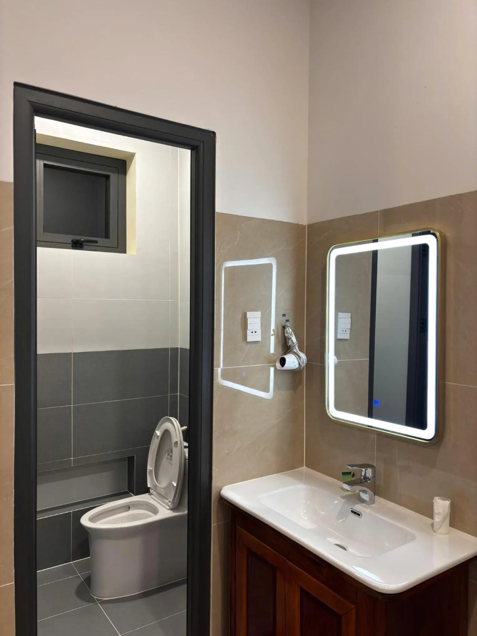 Shower in Hoàng Đô Hotel