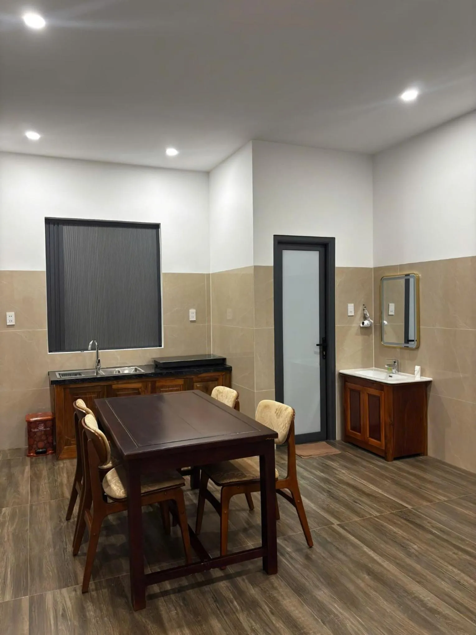 Dining area in Hoàng Đô Hotel