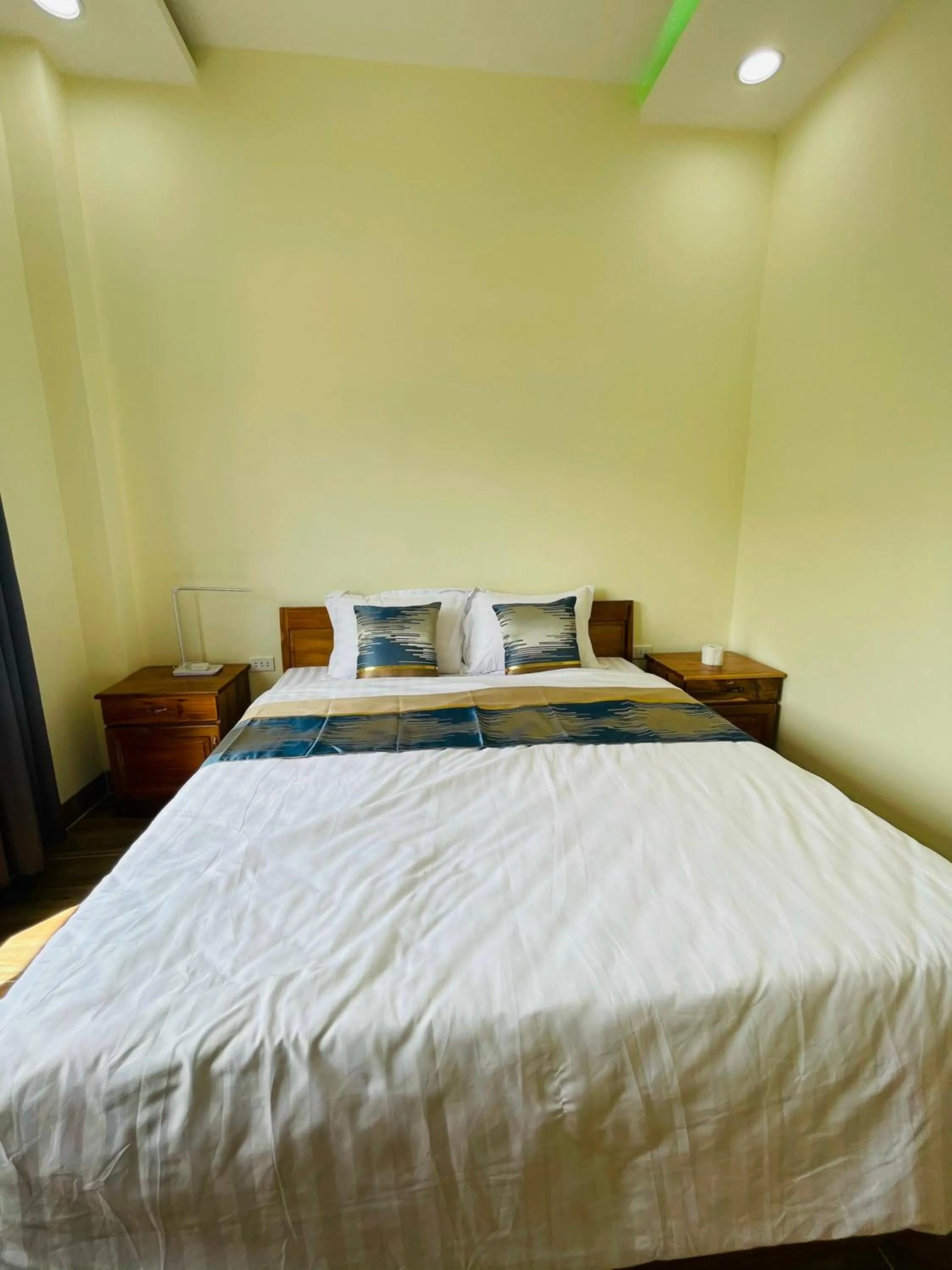 Photo of the whole room, Bed in Hoàng Đô Hotel