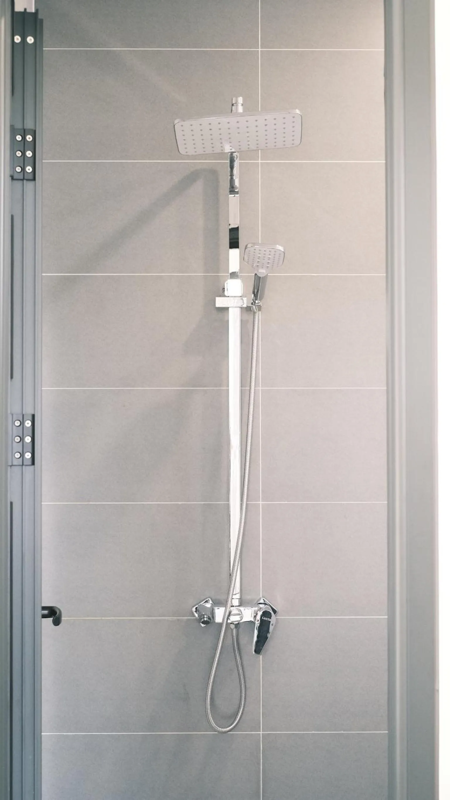 Shower in Hoàng Đô Hotel