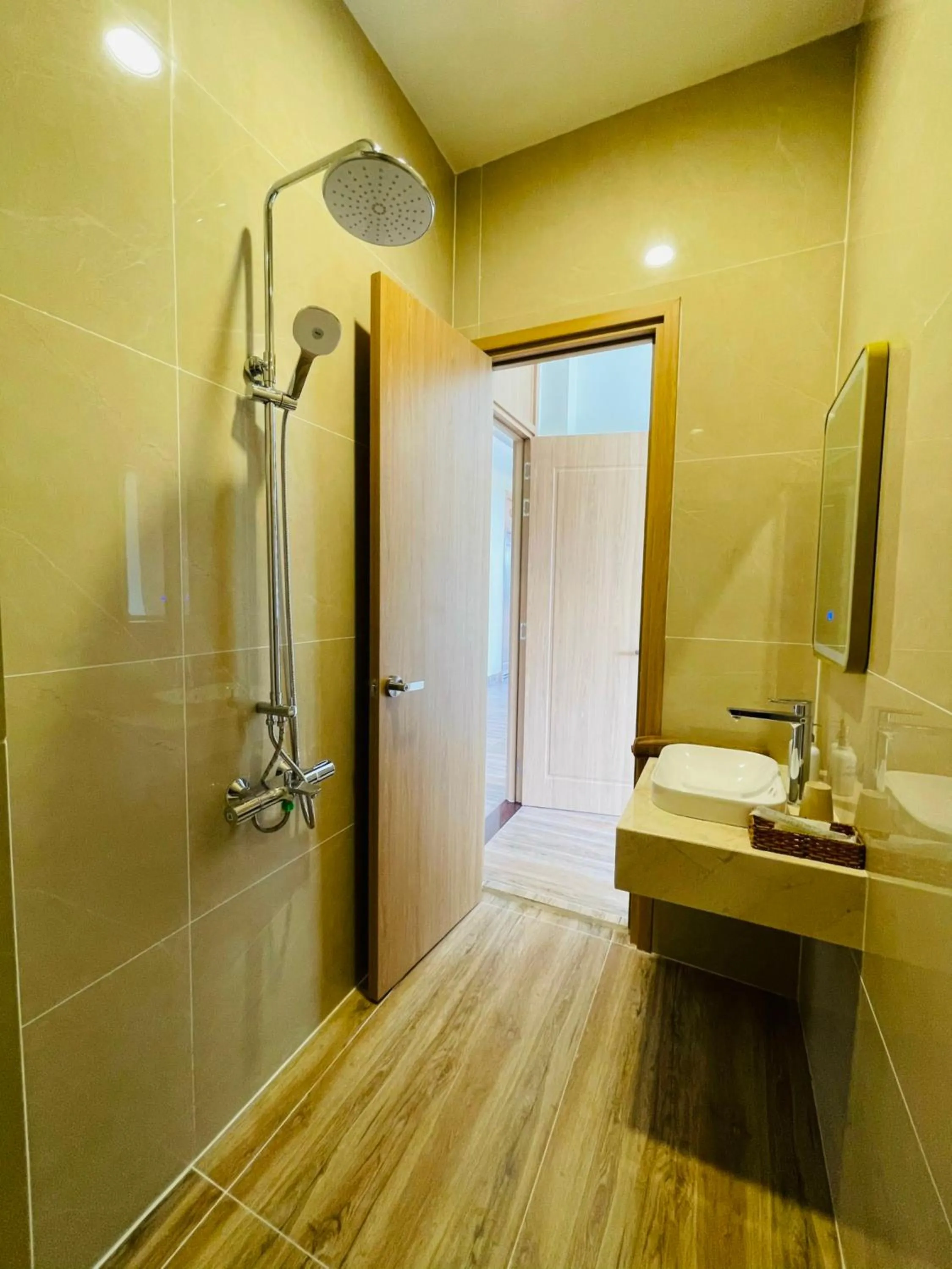 Bathroom in Hoàng Đô Hotel