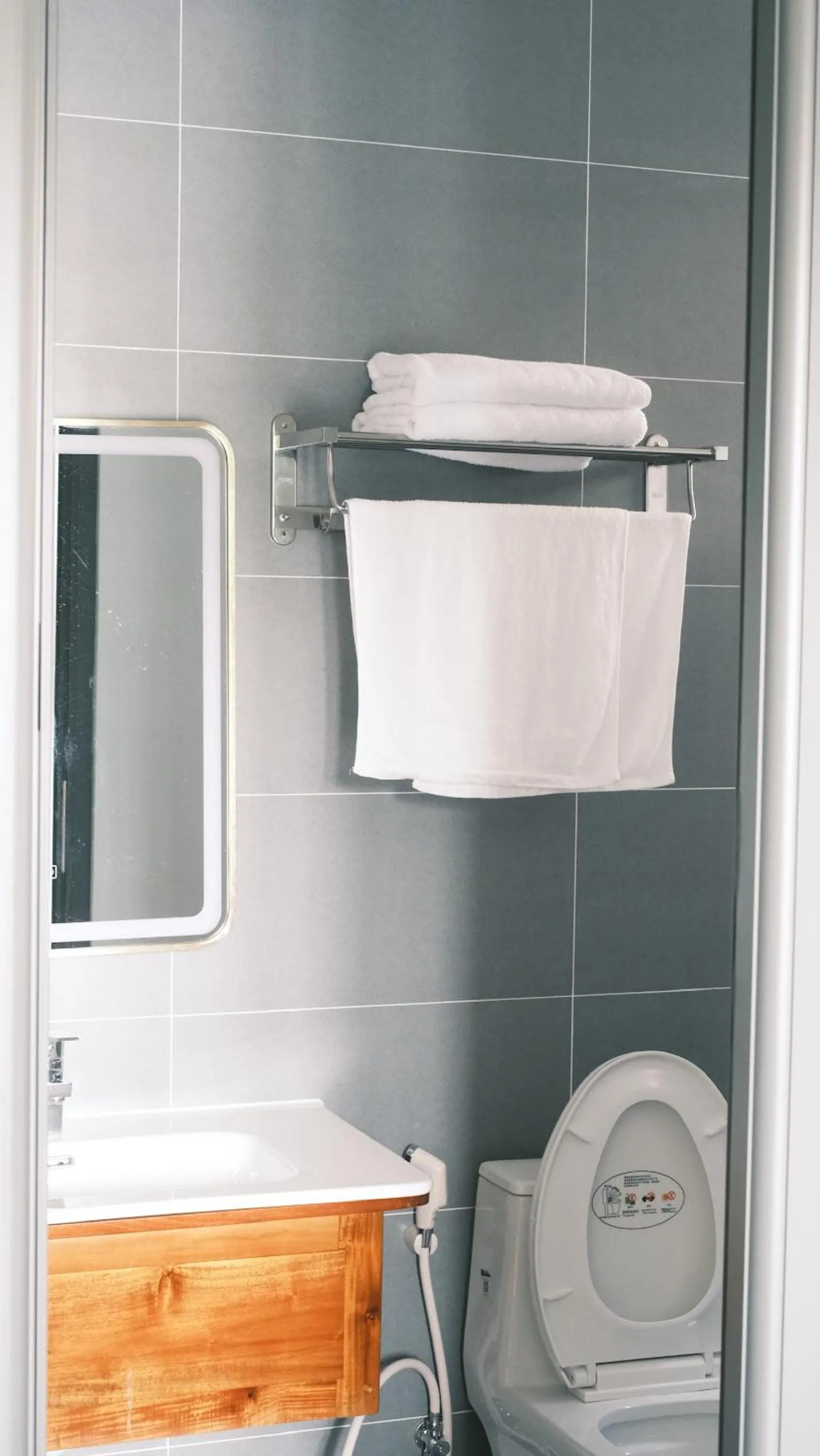 Bathroom in Hoàng Đô Hotel