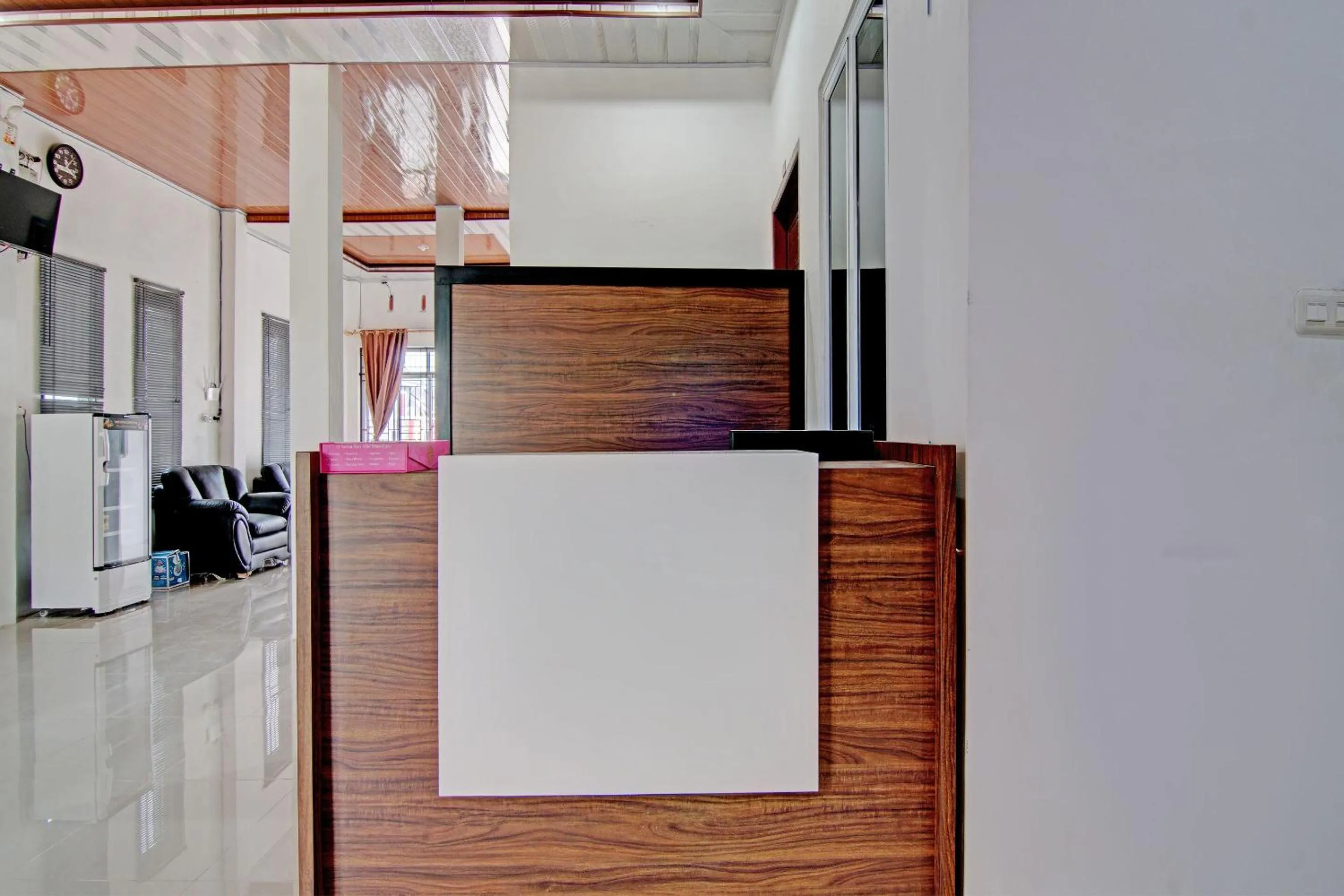 Lobby or reception in Hotel O Penginapan Sarinah SyariahNearRM Beringin Indah