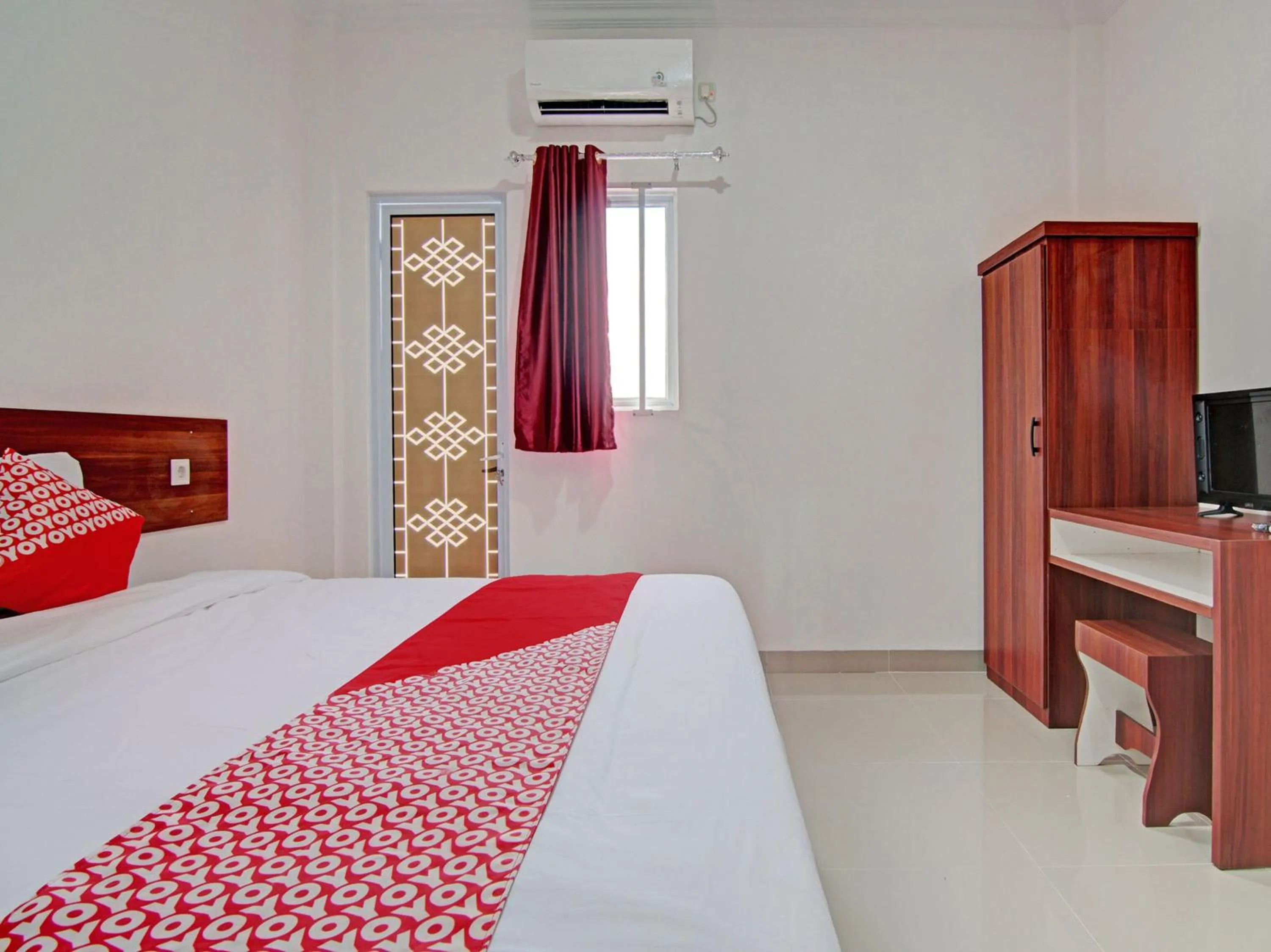 Bedroom, Bed in Hotel O Penginapan Sarinah SyariahNearRM Beringin Indah